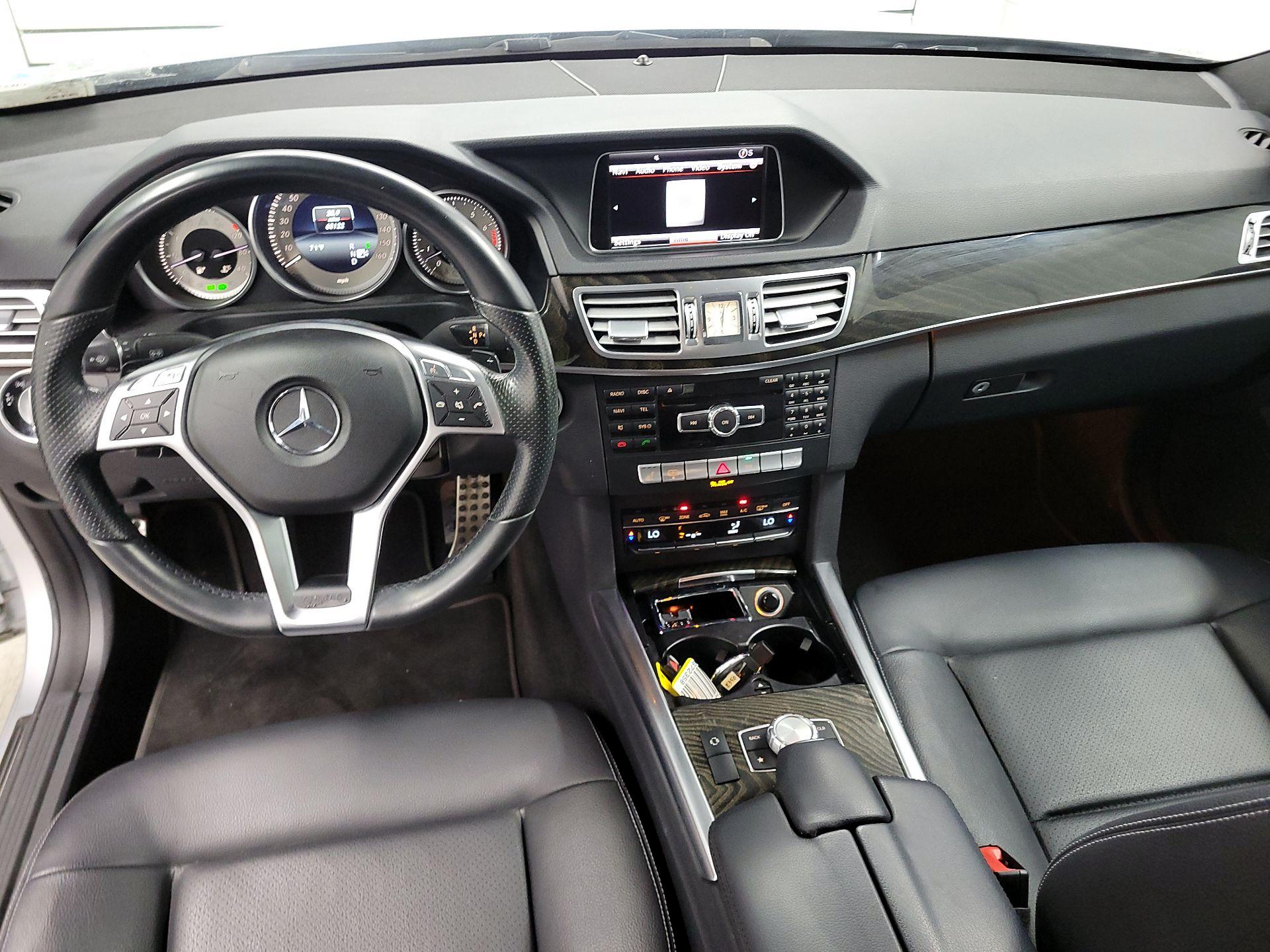 Thumbnail: 2015 Mercedes-Benz E-Class - 9