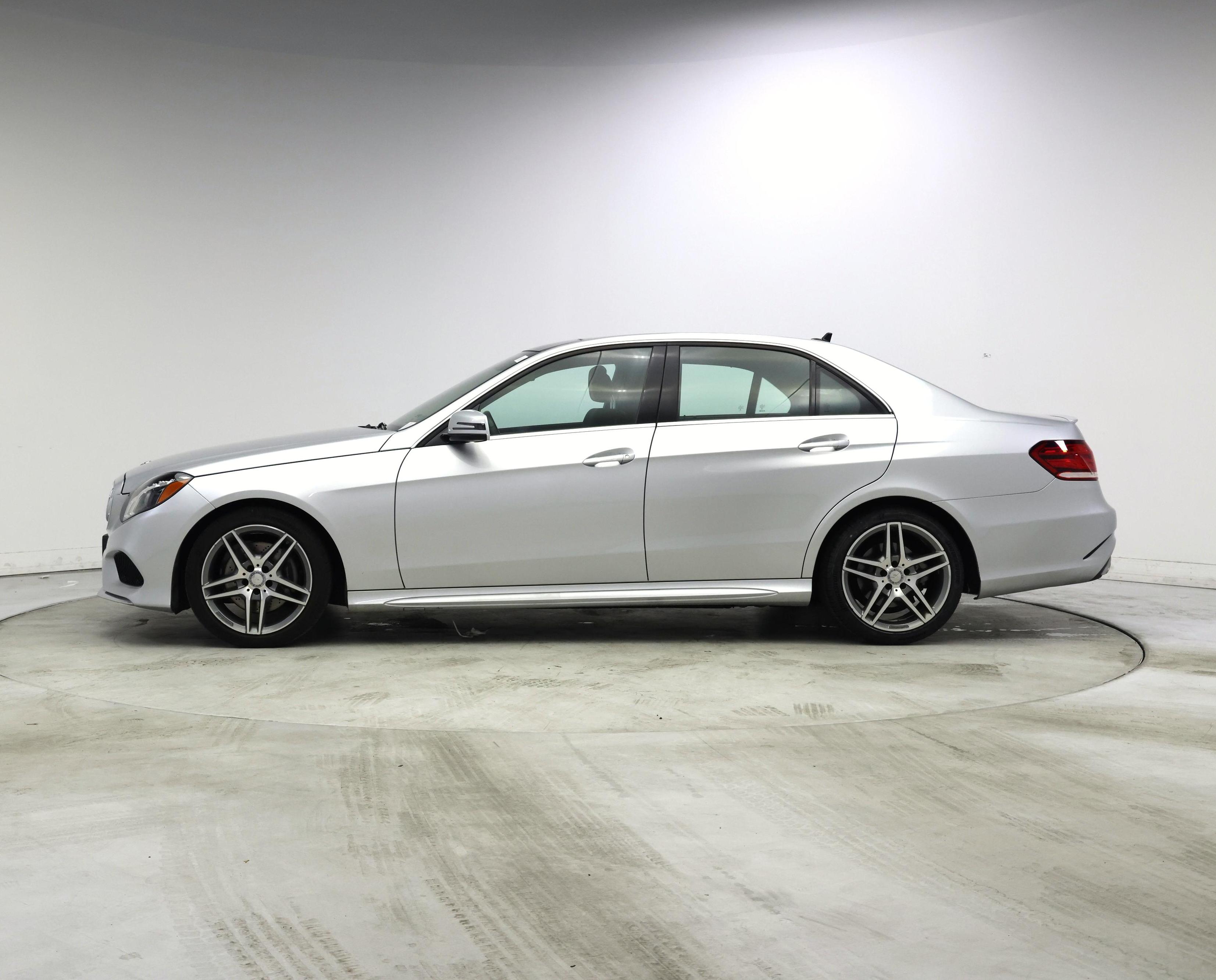 Thumbnail: 2015 Mercedes-Benz E-Class - 3