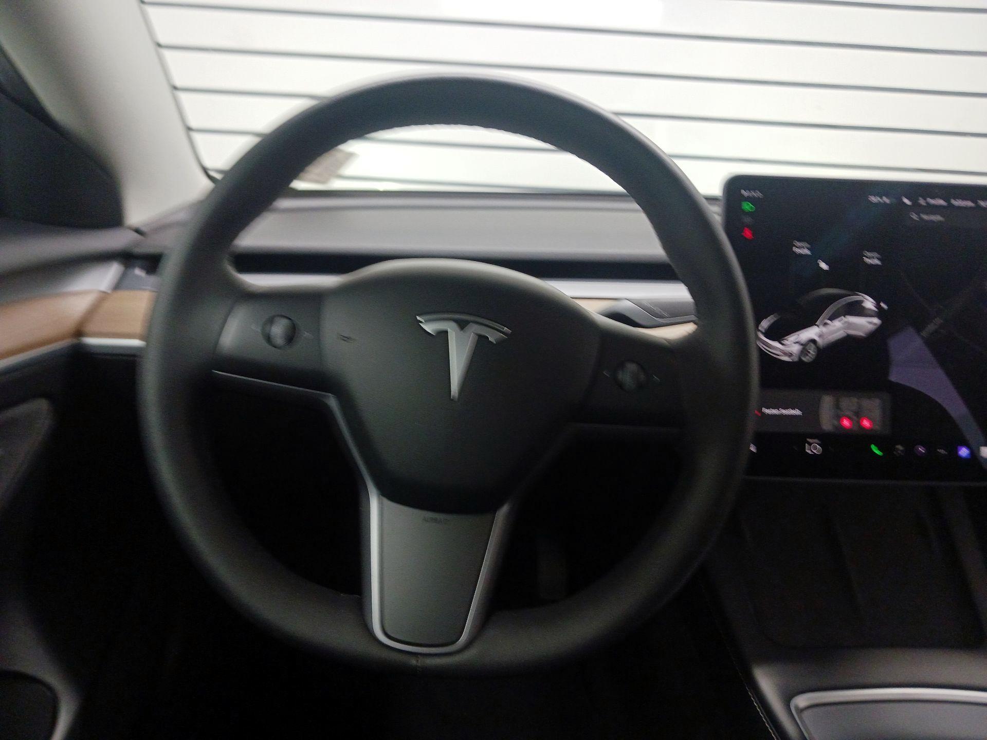 Thumbnail: 2021 Tesla Model 3 - 10