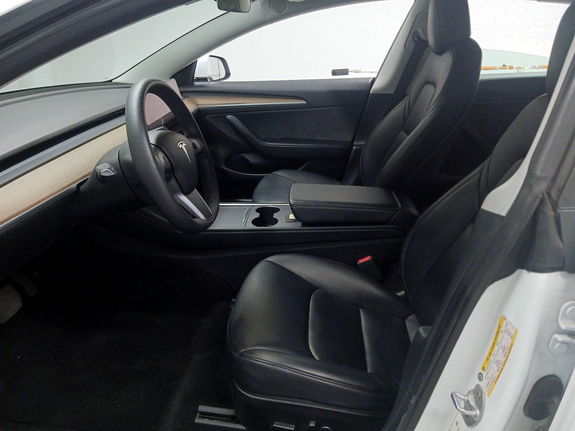 Thumbnail: 2021 Tesla Model 3 - 11