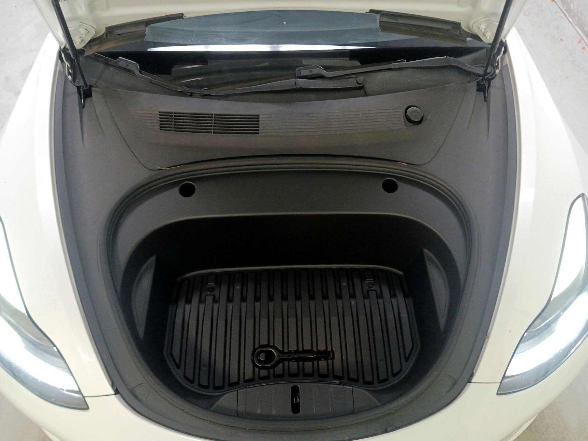 Thumbnail: 2021 Tesla Model 3 - 18