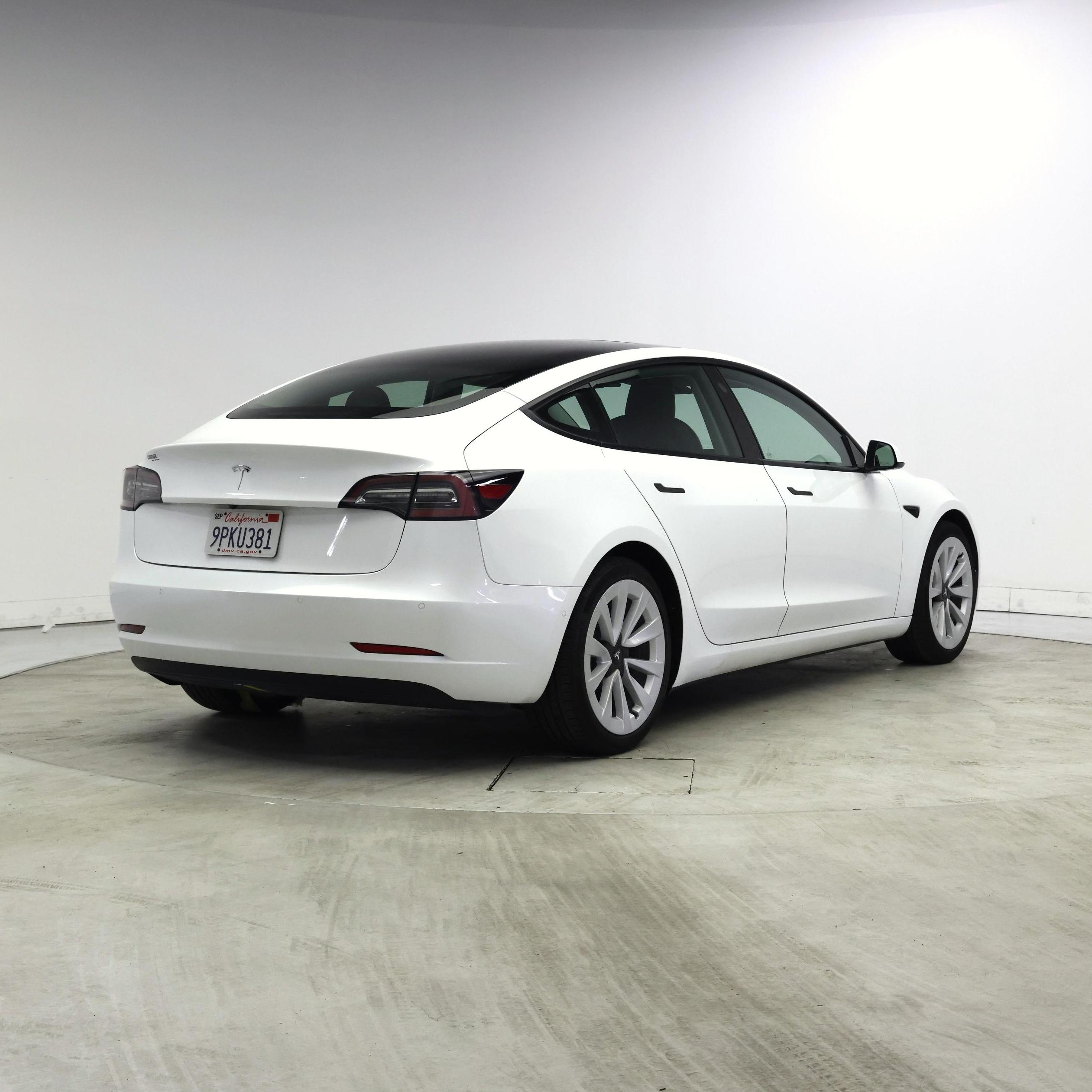 Thumbnail: 2021 Tesla Model 3 - 8