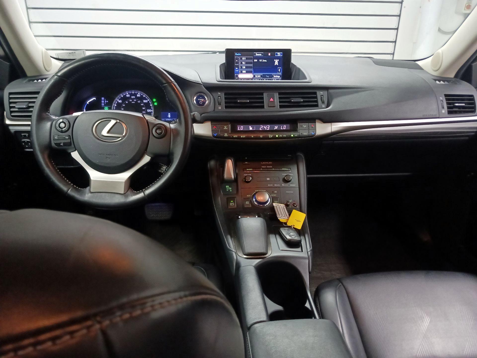 Thumbnail: 2015 Lexus CT - 9