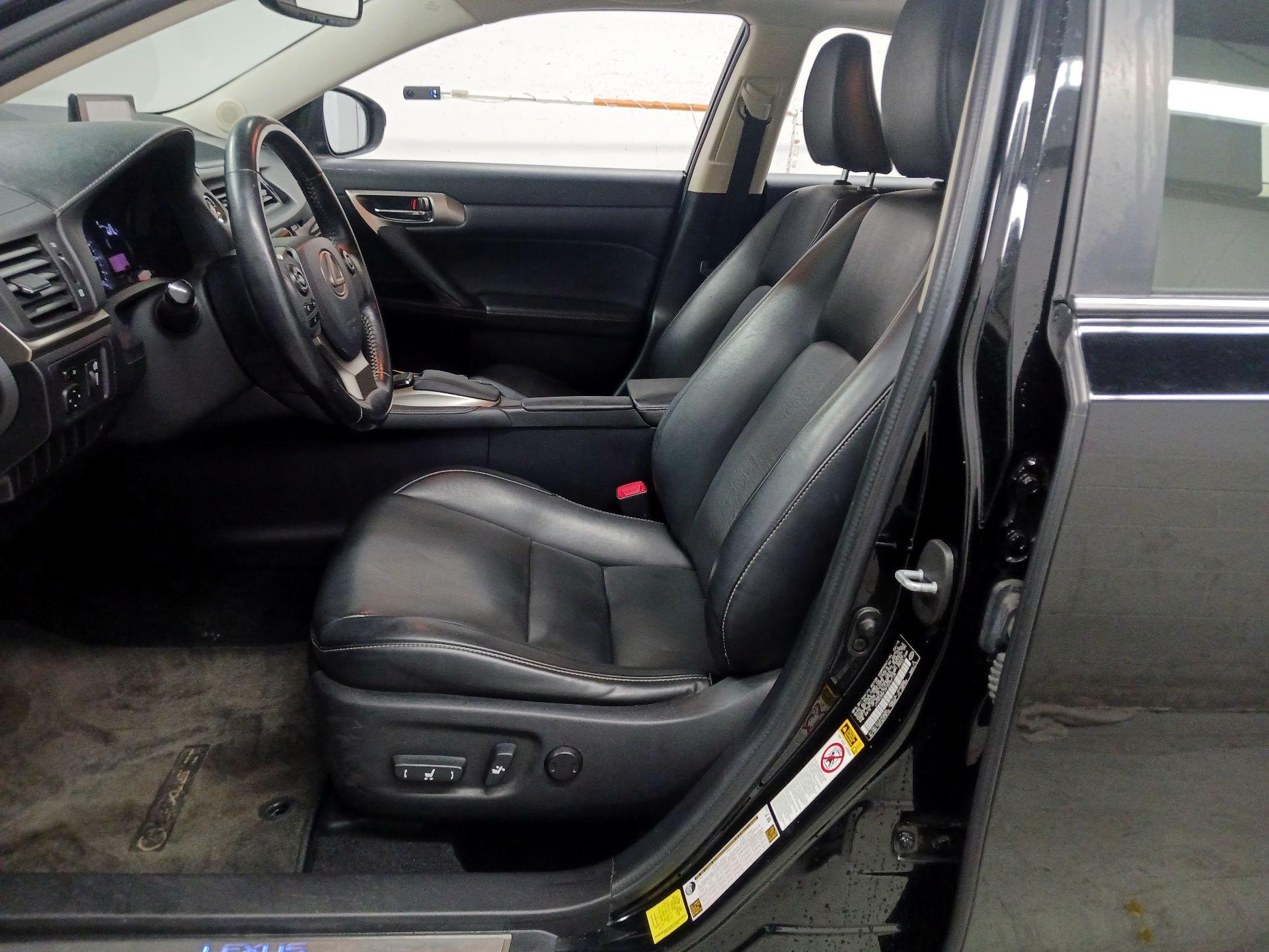 Thumbnail: 2015 Lexus CT - 11