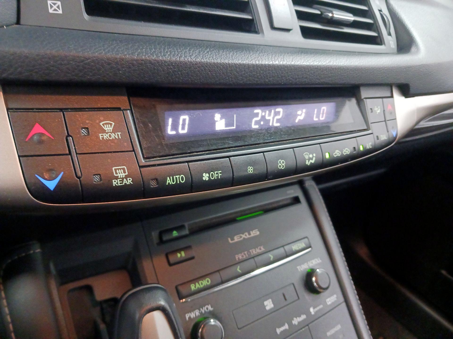 Thumbnail: 2015 Lexus CT - 15