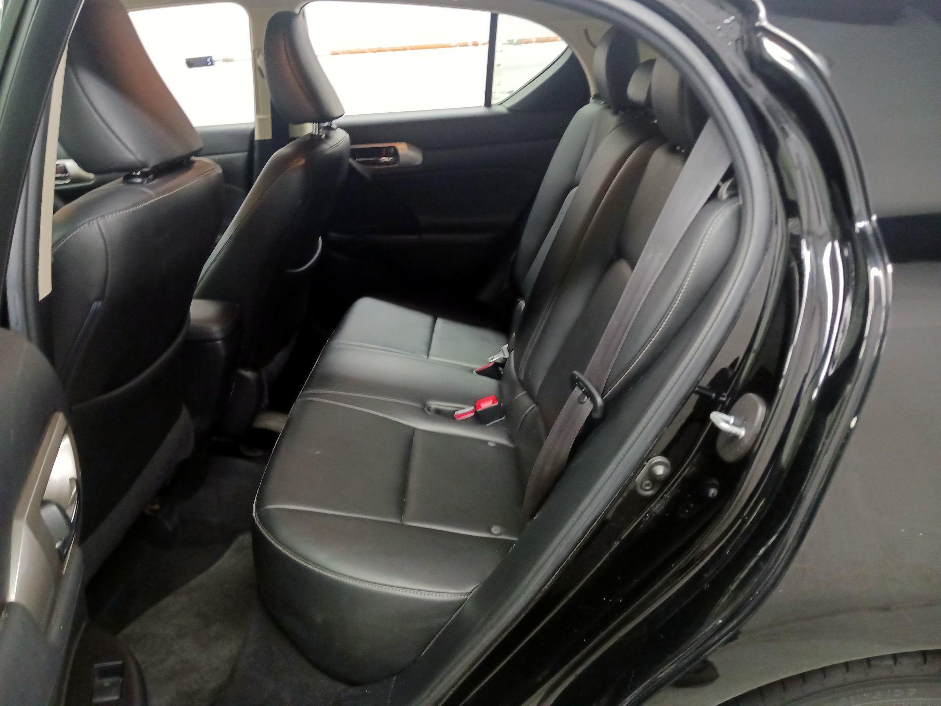 Thumbnail: 2015 Lexus CT - 17