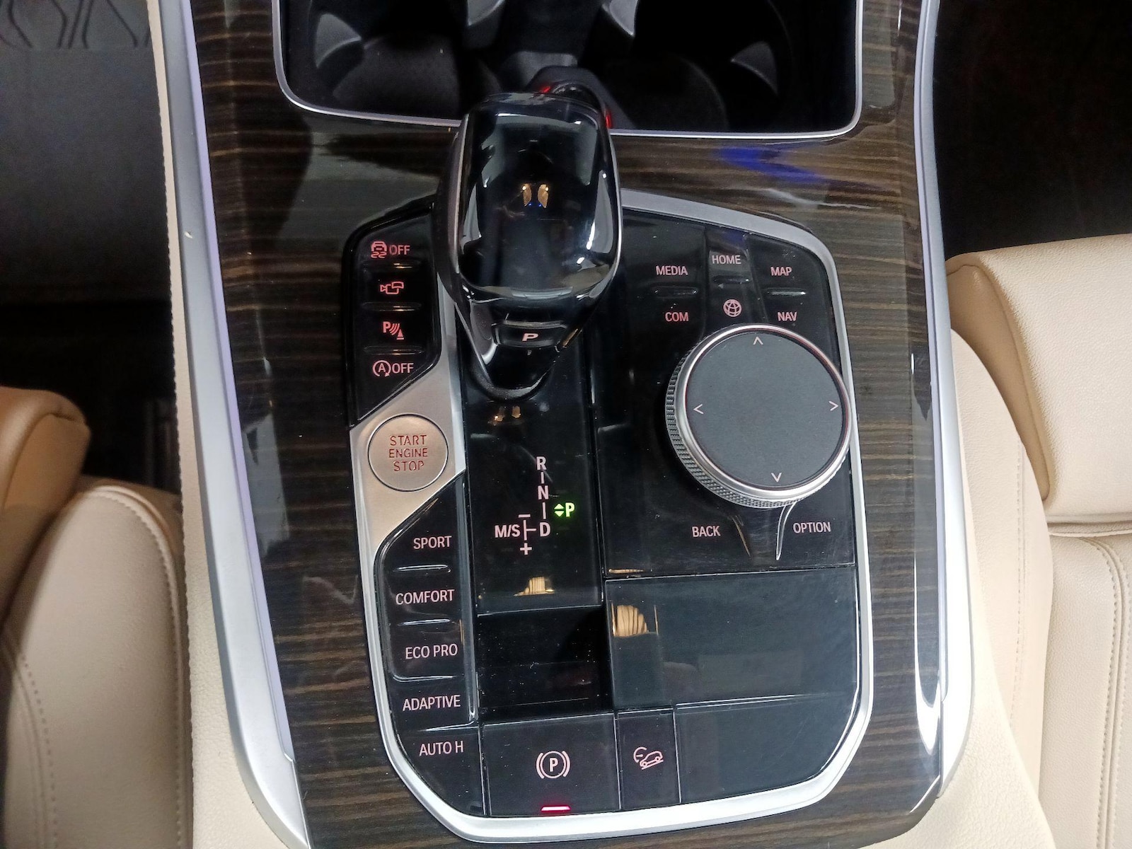 2020 BMW X5 40i - Photo 18