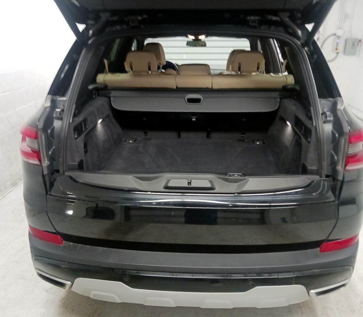 Trunk/Cargo (Seats Up)
