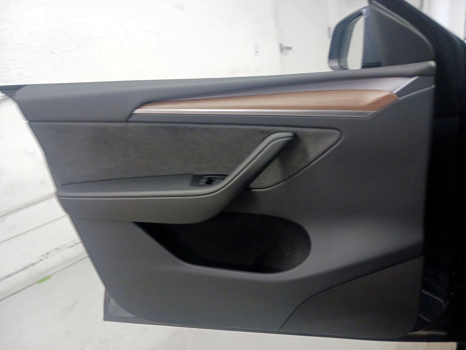 Thumbnail: 2023 Tesla Model Y - 12