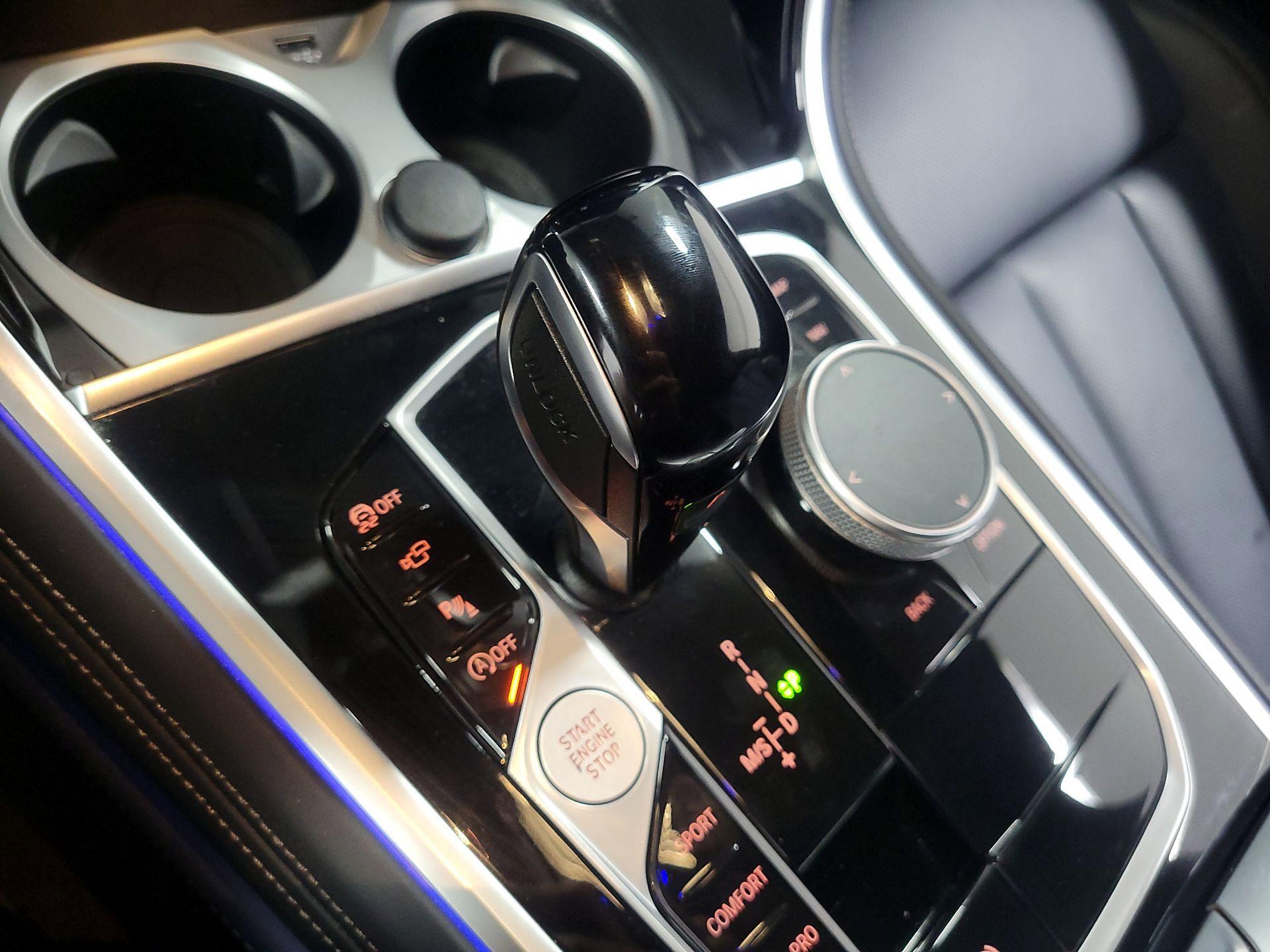 Thumbnail: 2025 BMW 8 Series - 17