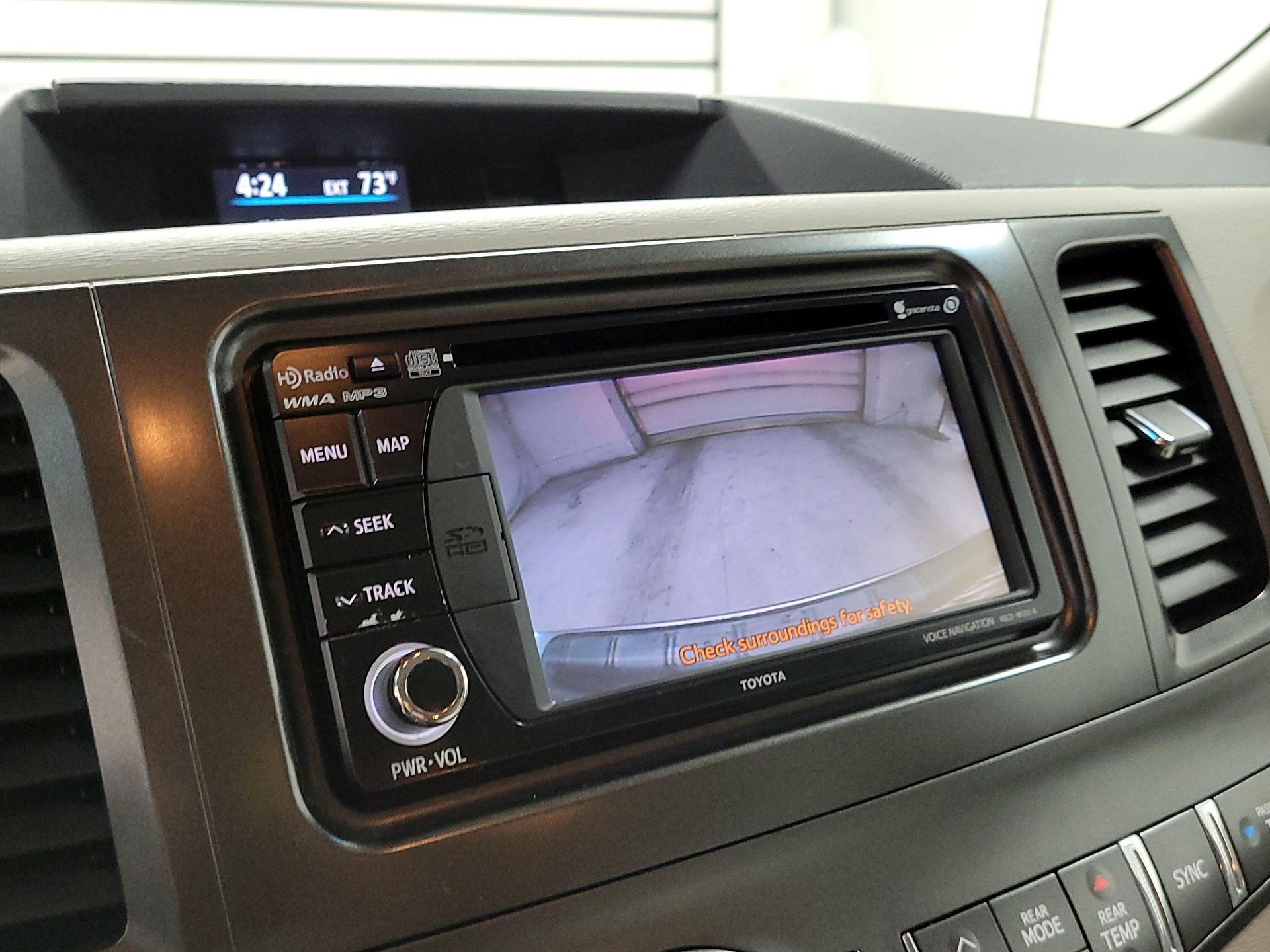 Thumbnail: 2014 Toyota Sienna - 14