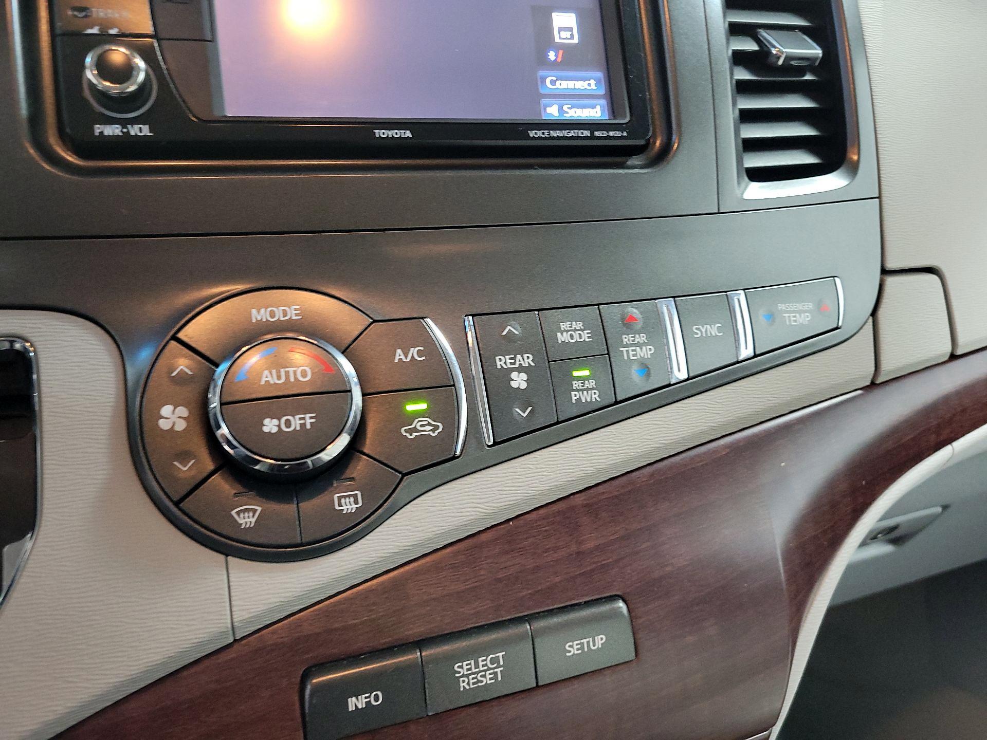 Thumbnail: 2014 Toyota Sienna - 16