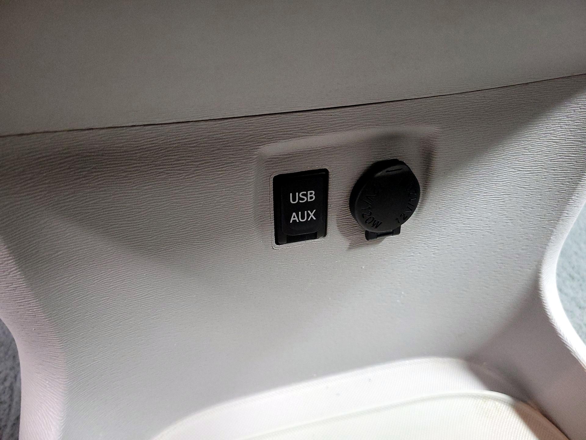 Thumbnail: 2014 Toyota Sienna - 18