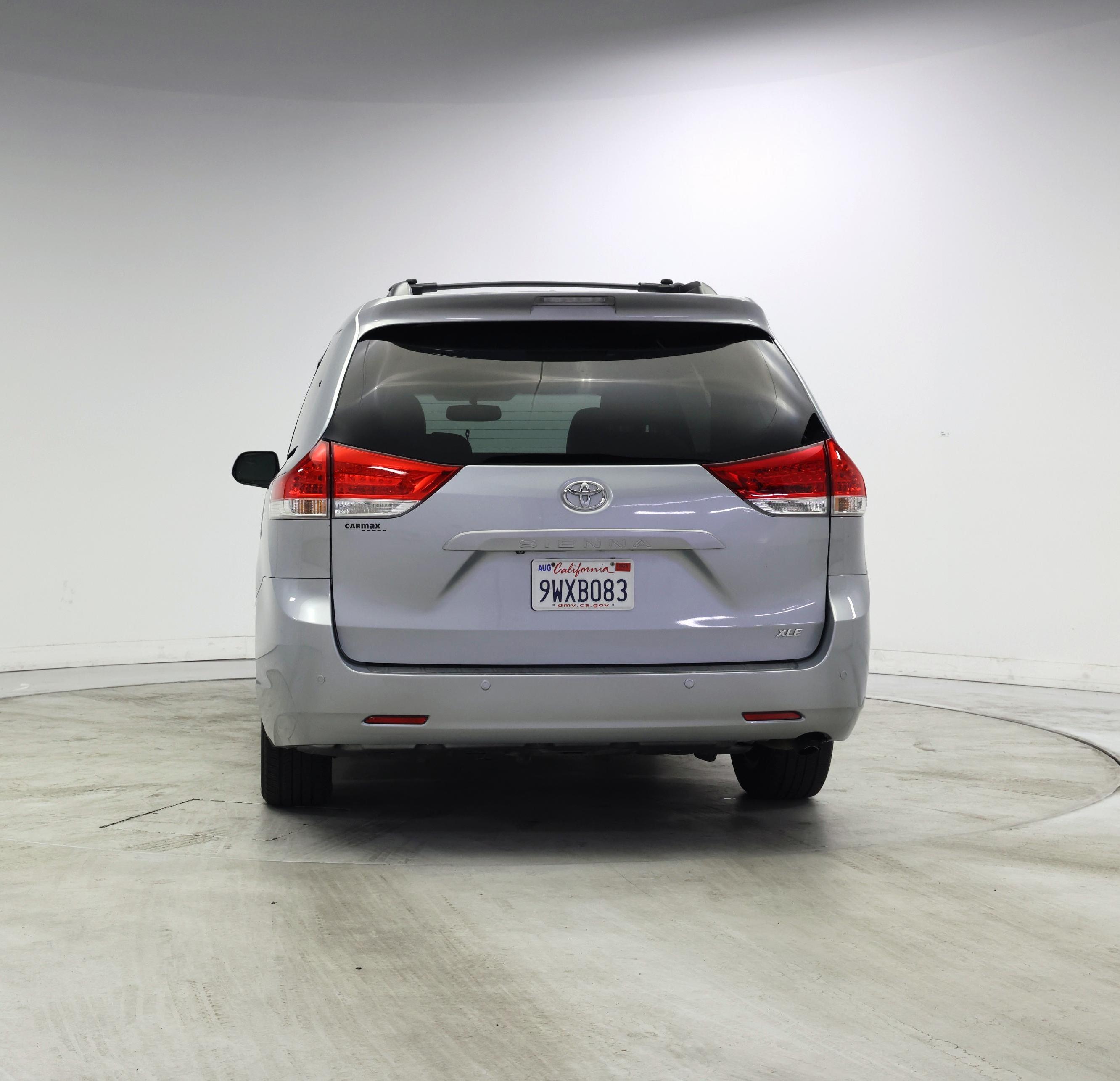 Thumbnail: 2014 Toyota Sienna - 6