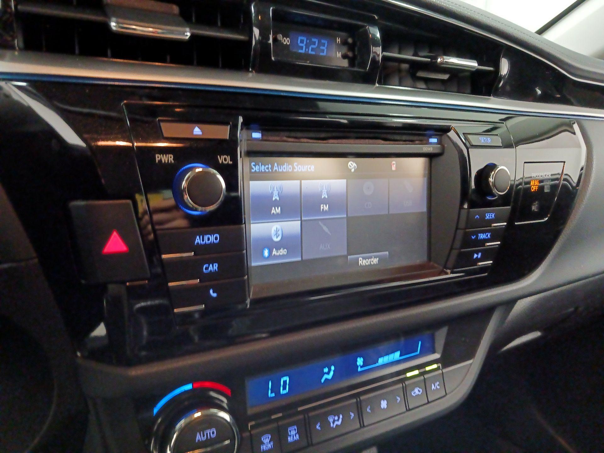 Thumbnail: 2015 Toyota Corolla - 14