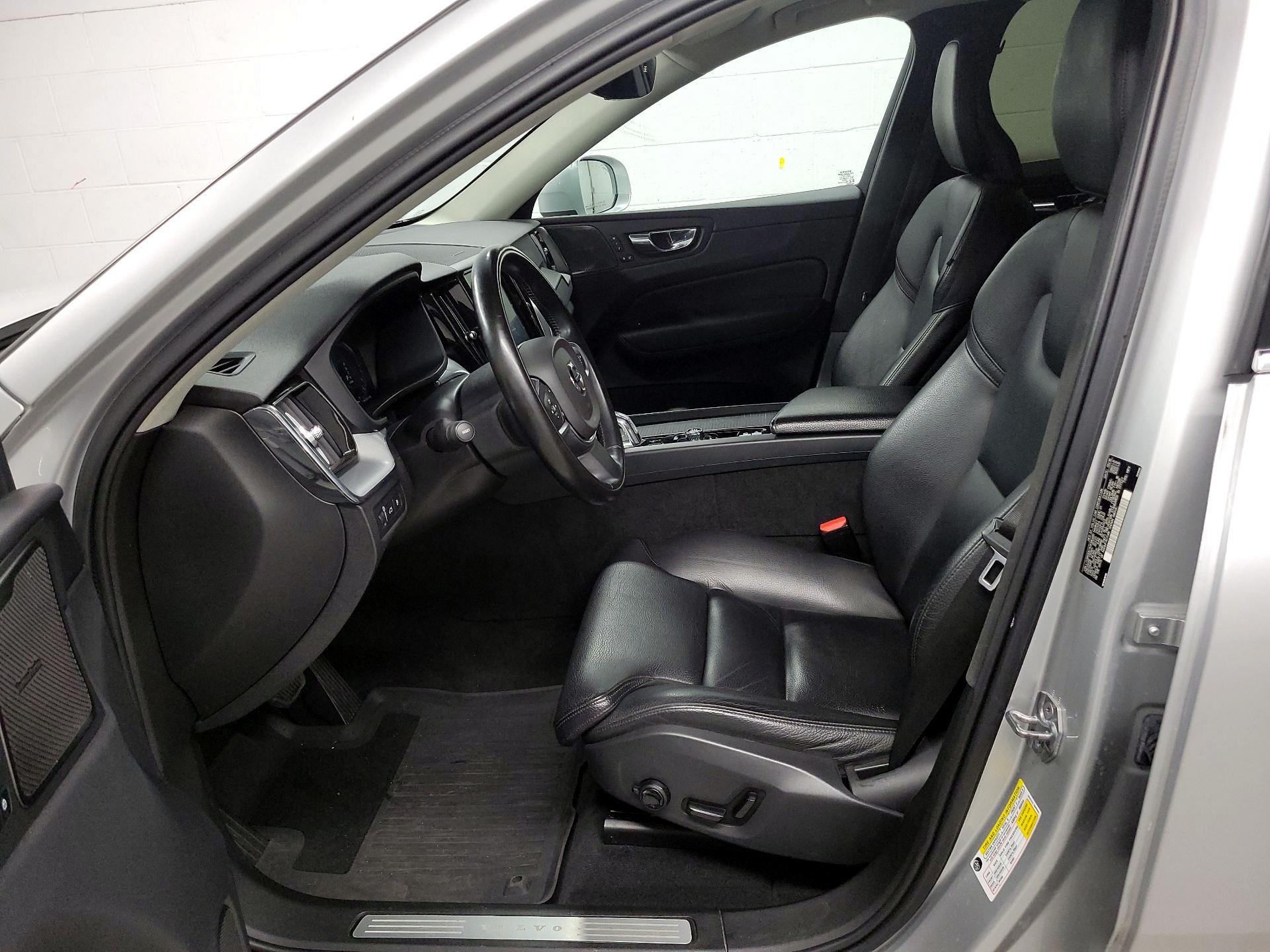 Thumbnail: 2019 Volvo XC60 - 9