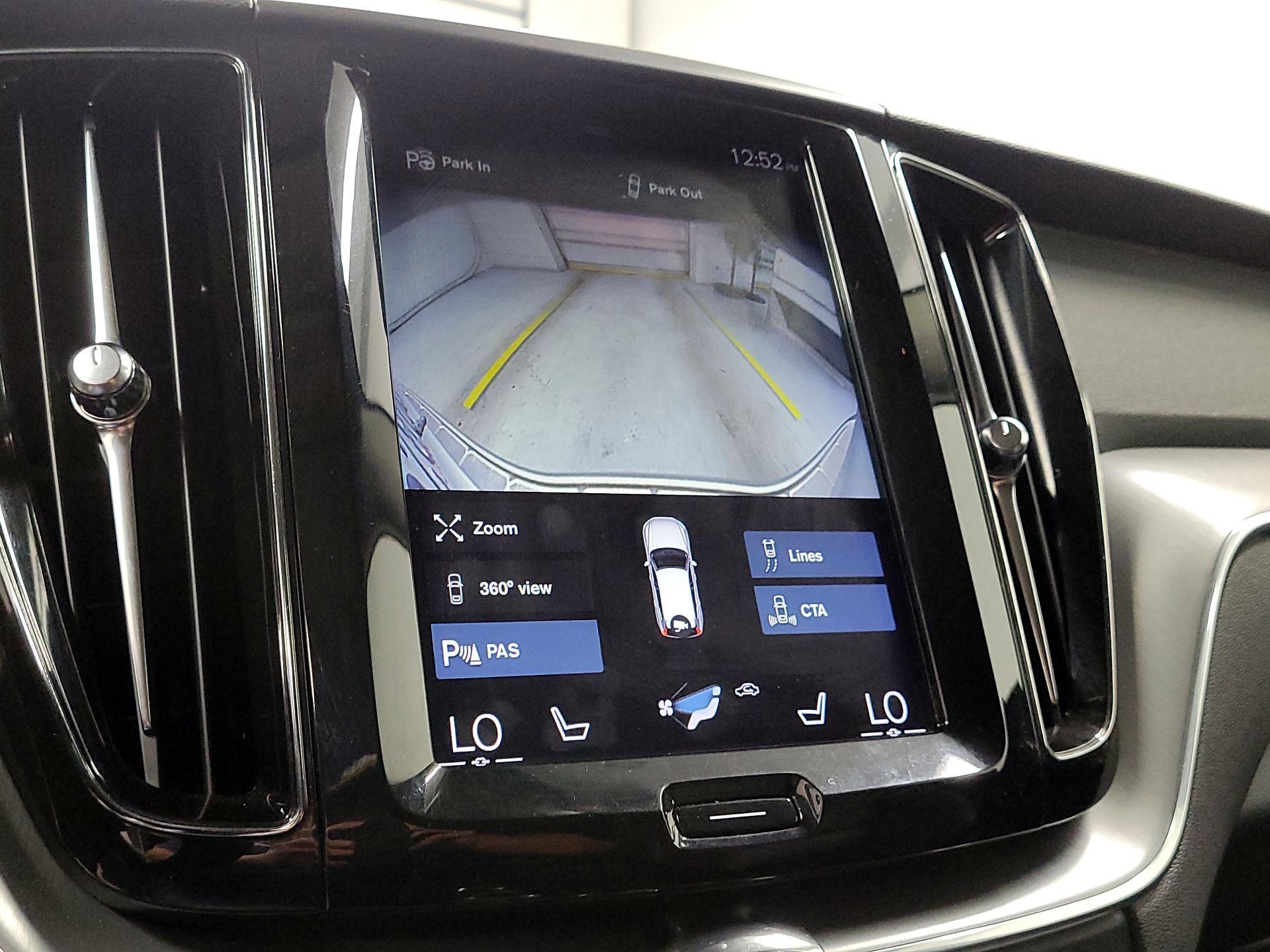 Thumbnail: 2019 Volvo XC60 - 13