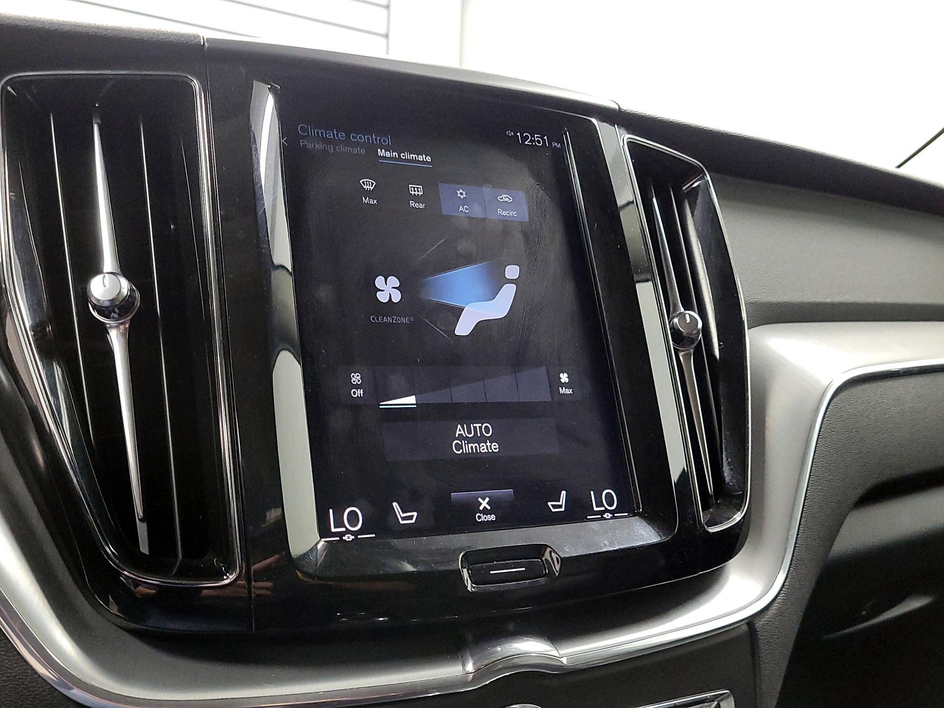 Thumbnail: 2019 Volvo XC60 - 15
