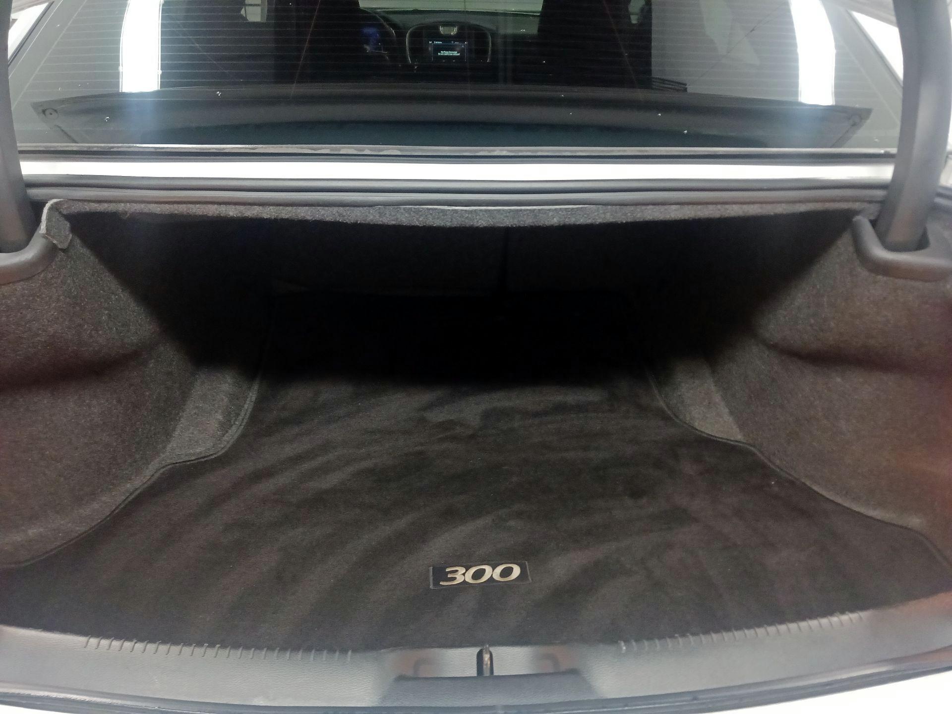 Thumbnail: 2022 Chrysler 300 - 20