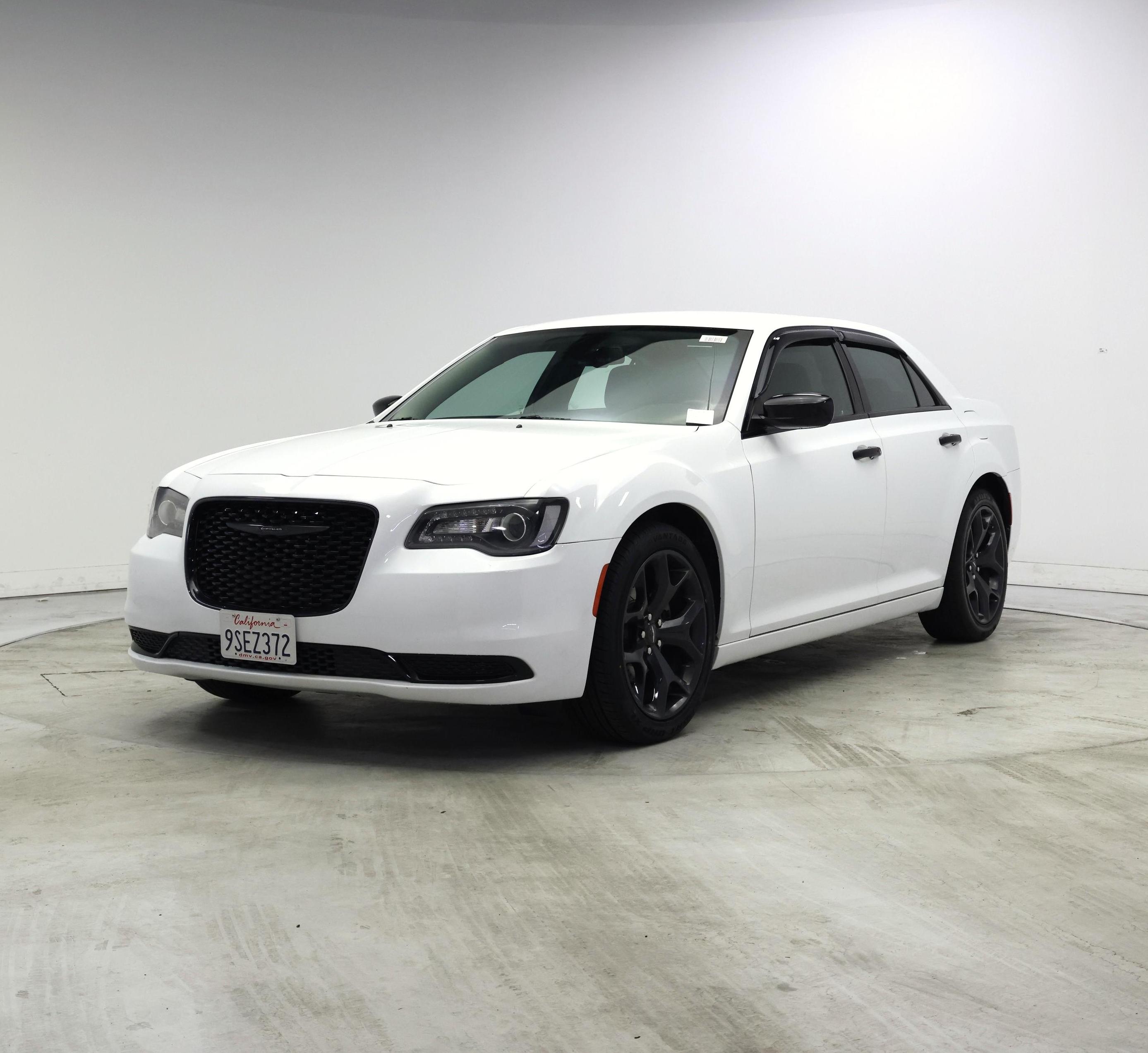 Thumbnail: 2022 Chrysler 300 - 4