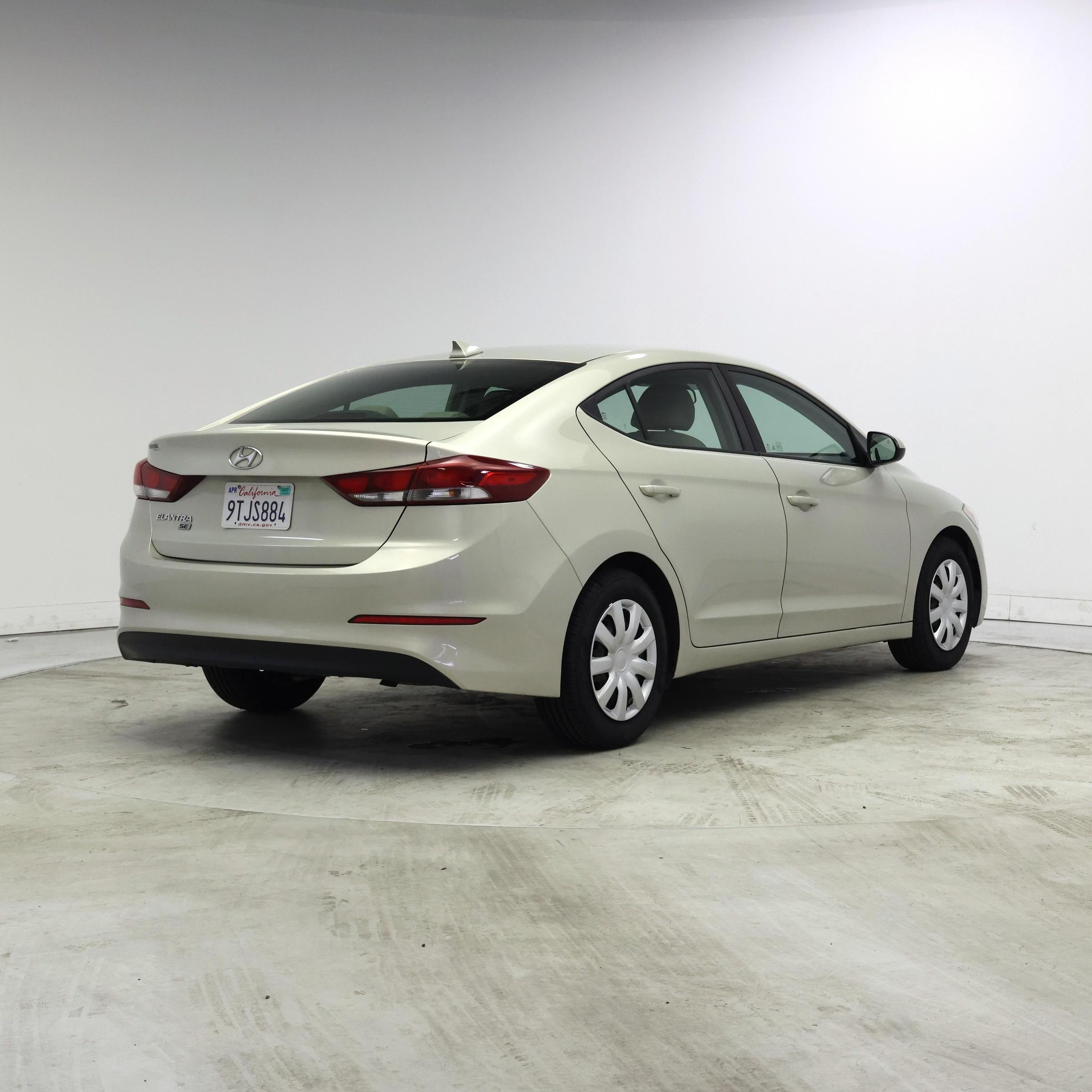 Thumbnail: 2017 Hyundai Elantra - 8