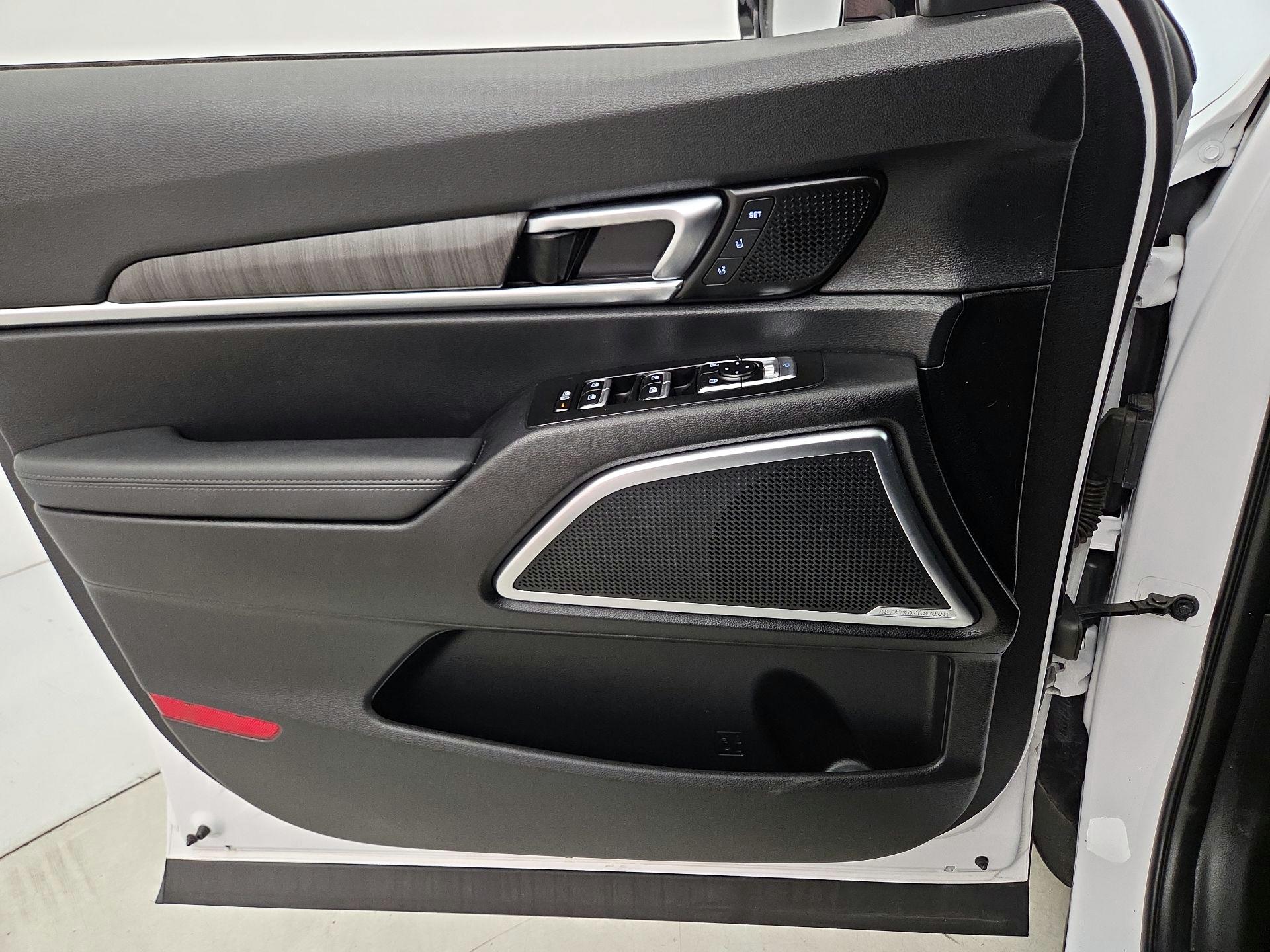 Thumbnail: 2023 Kia Telluride - 12
