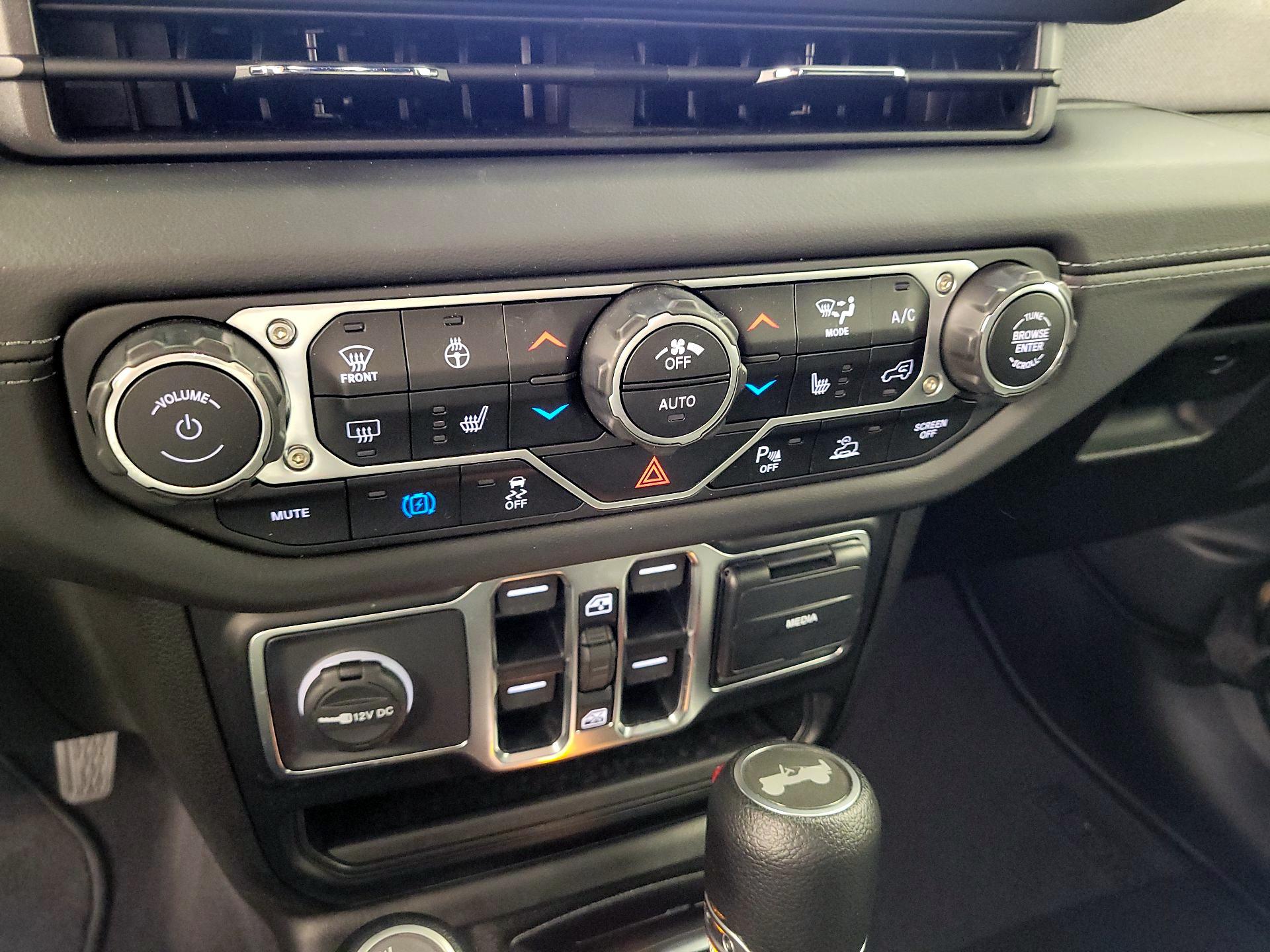 Thumbnail: 2025 Jeep Wrangler - 16