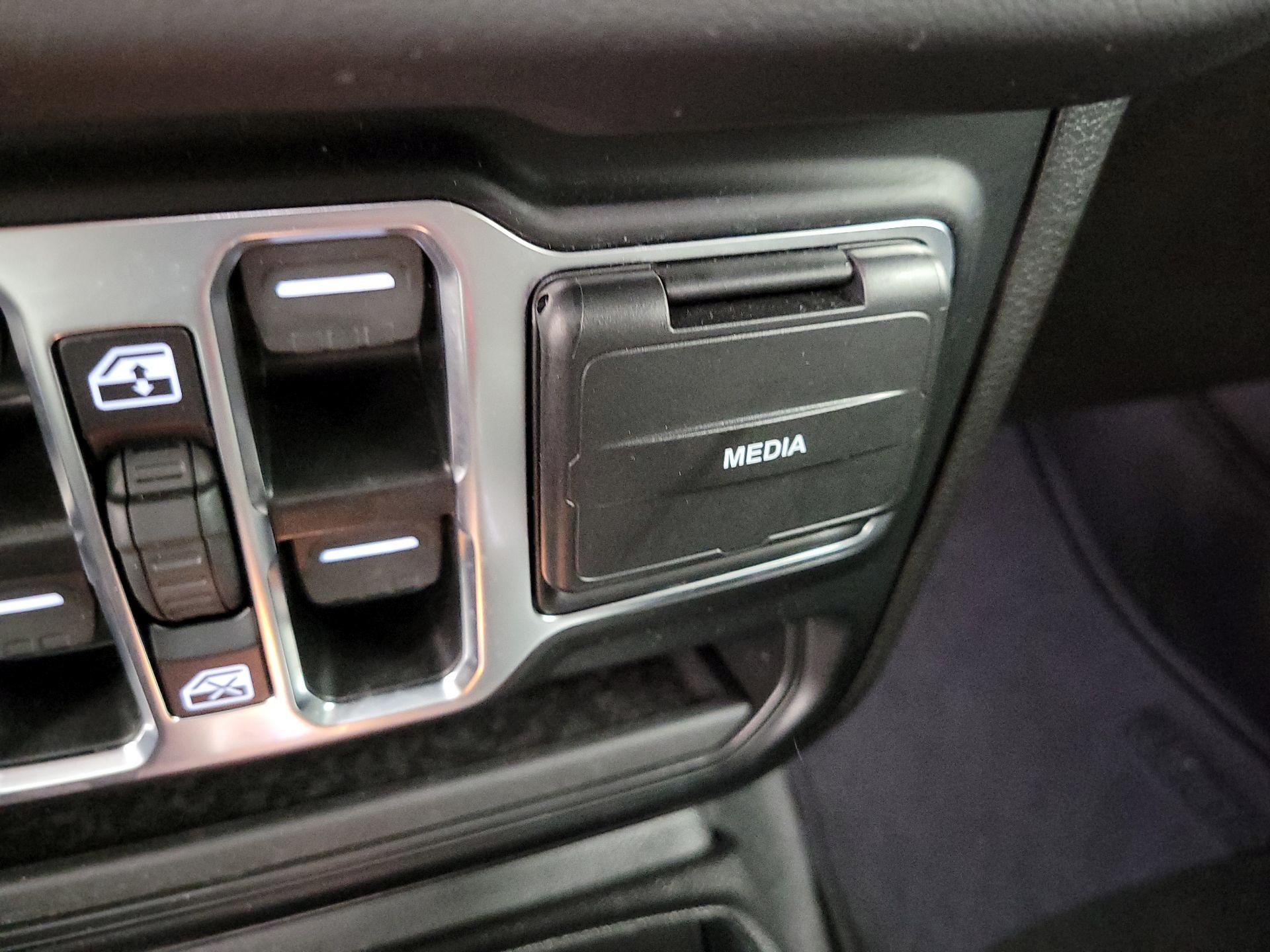 Thumbnail: 2025 Jeep Wrangler - 18