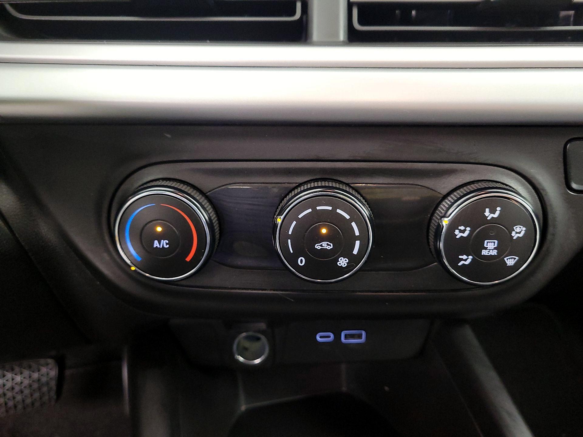 Thumbnail: 2024 Chevrolet Trax - 16