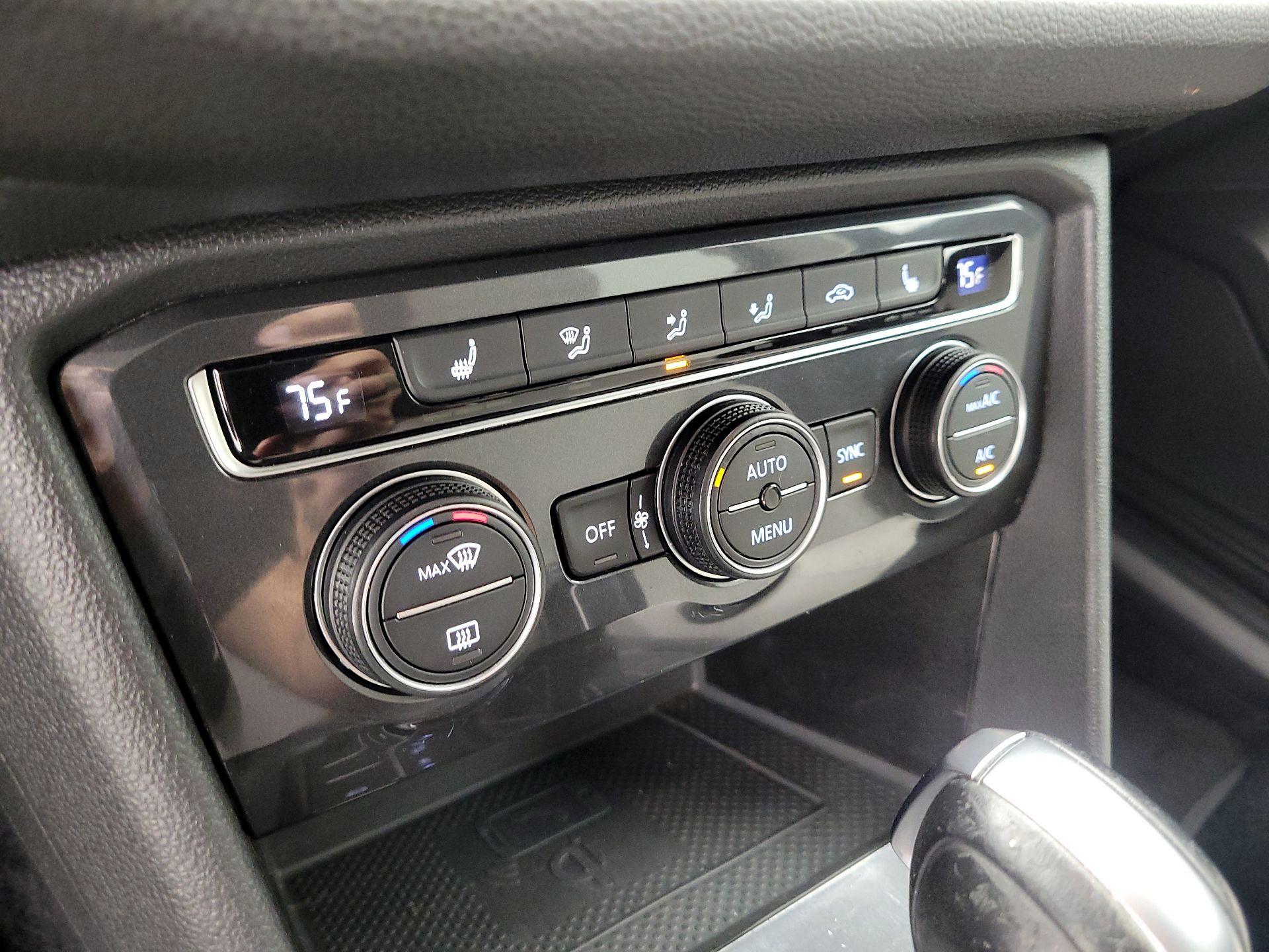 Thumbnail: 2021 Volkswagen Tiguan - 16
