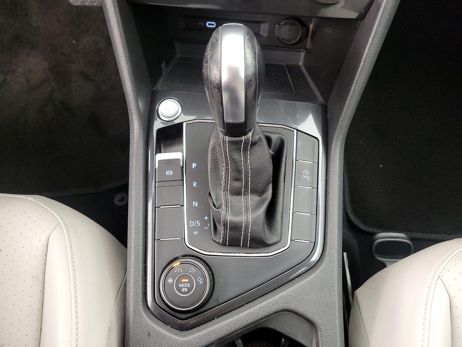 Thumbnail: 2021 Volkswagen Tiguan - 17