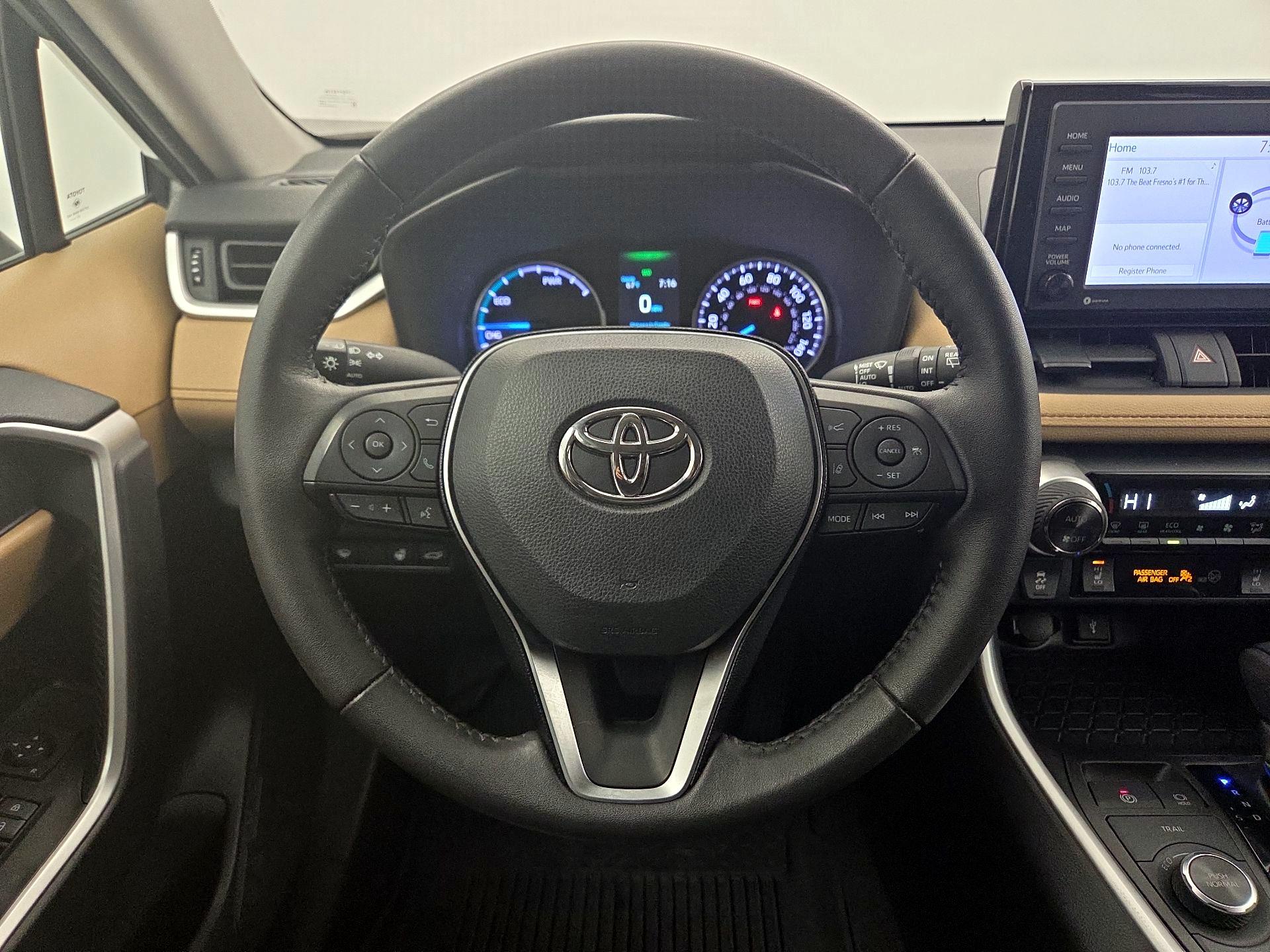 Thumbnail: 2022 Toyota RAV4 - 10