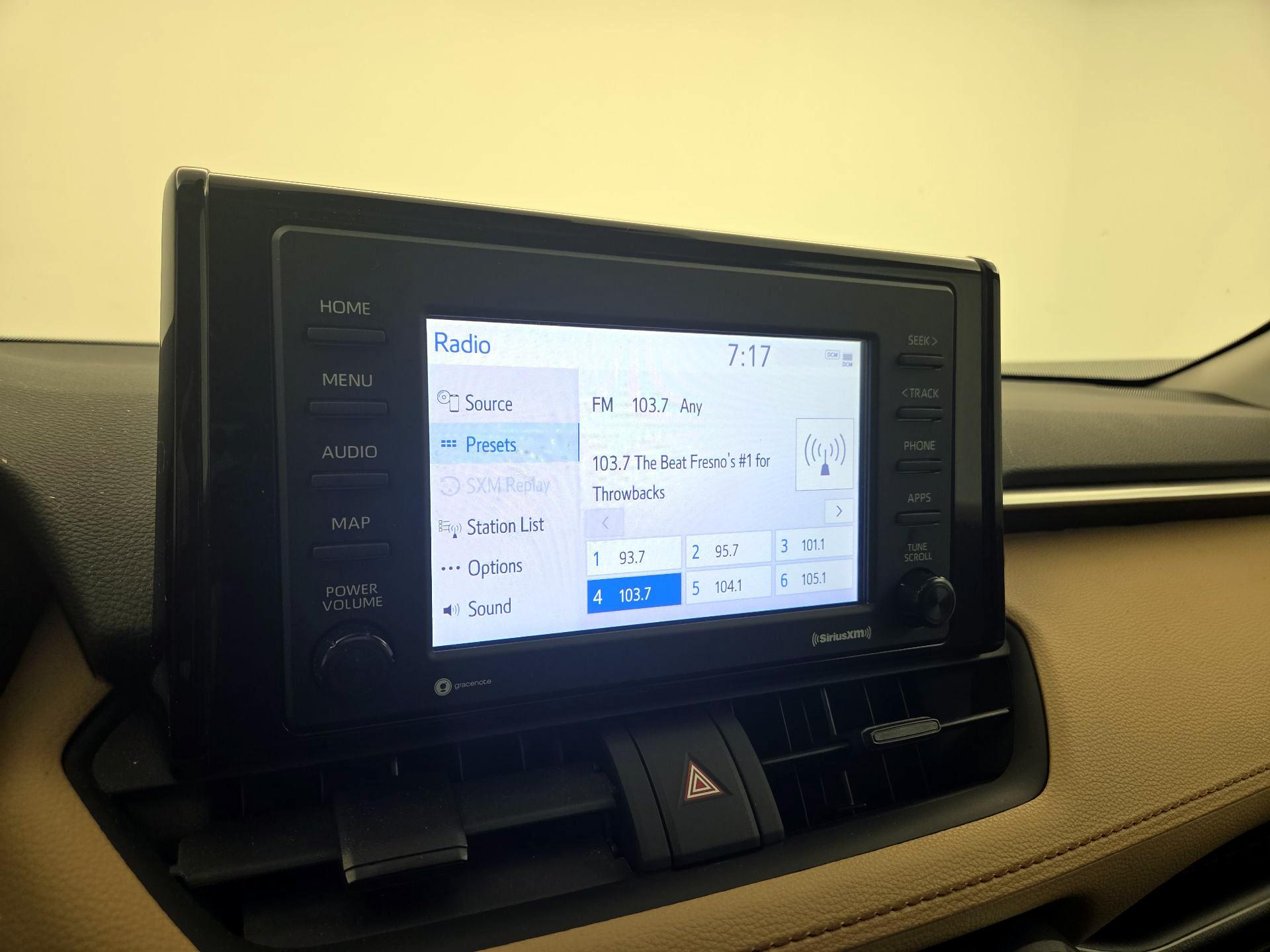 Thumbnail: 2022 Toyota RAV4 - 15