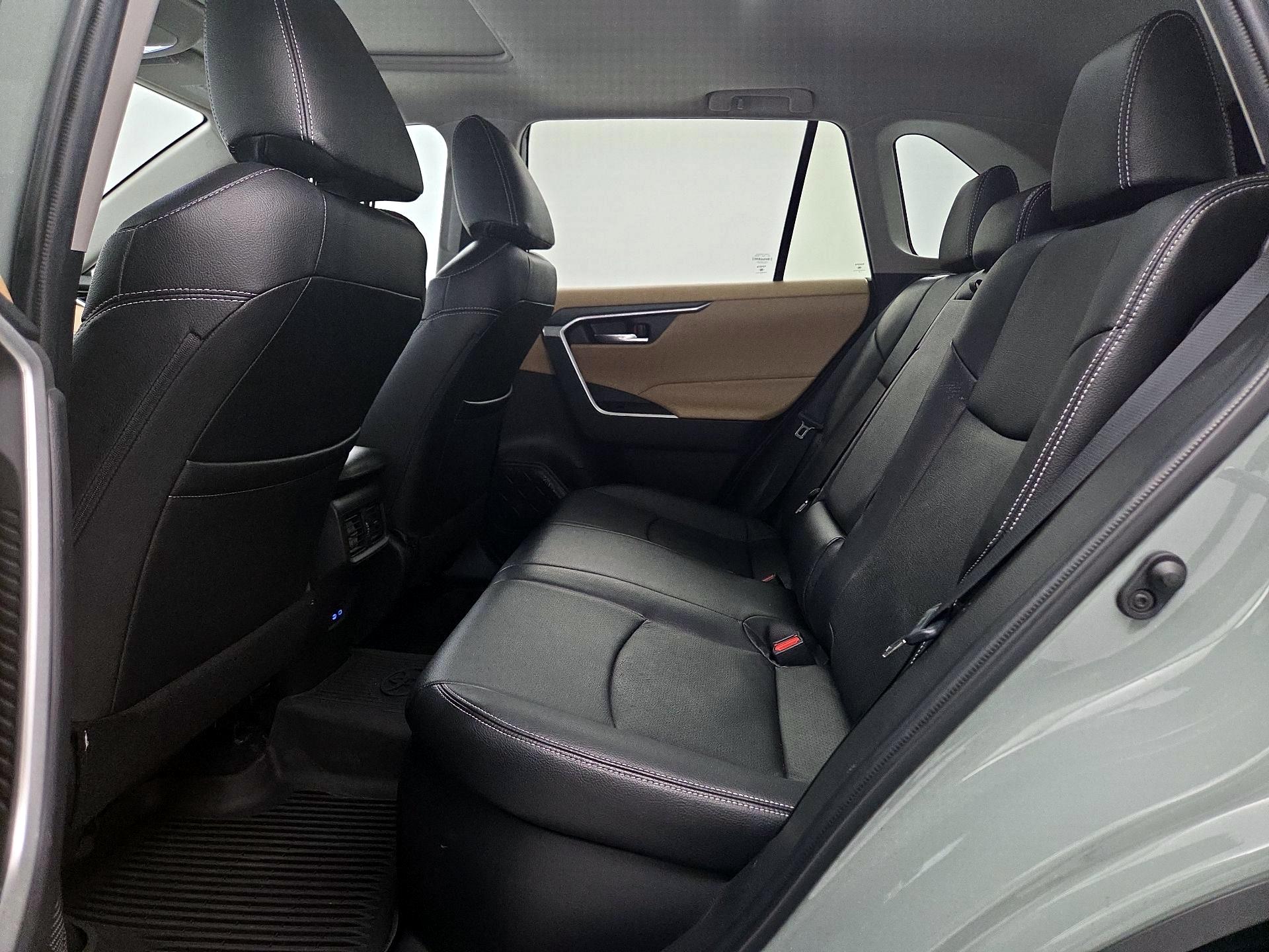 Thumbnail: 2022 Toyota RAV4 - 20