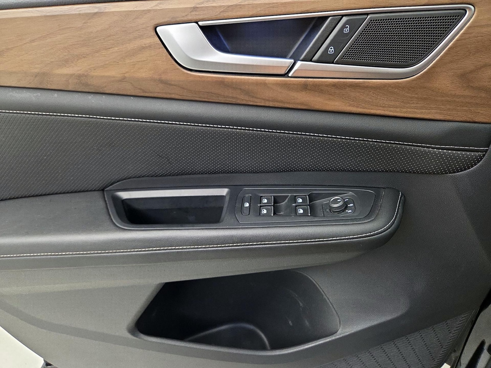 2024 Volkswagen Atlas SE - Photo 13