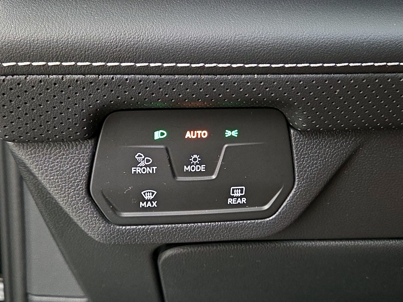 2024 Volkswagen Atlas SE - Photo 14