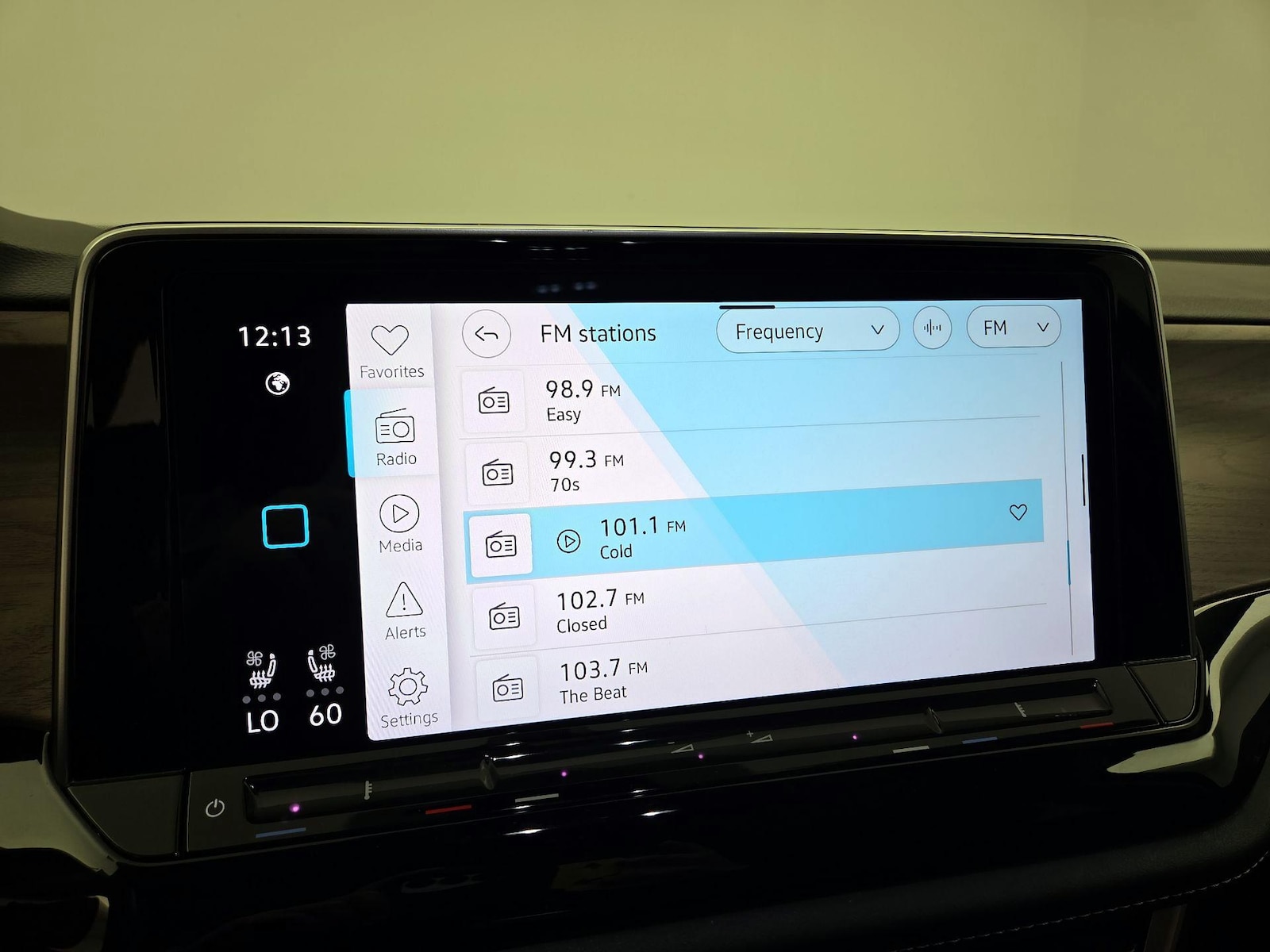 2024 Volkswagen Atlas SE - Photo 16