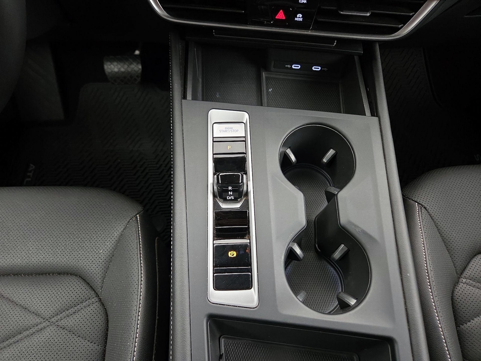 2024 Volkswagen Atlas SE - Photo 18