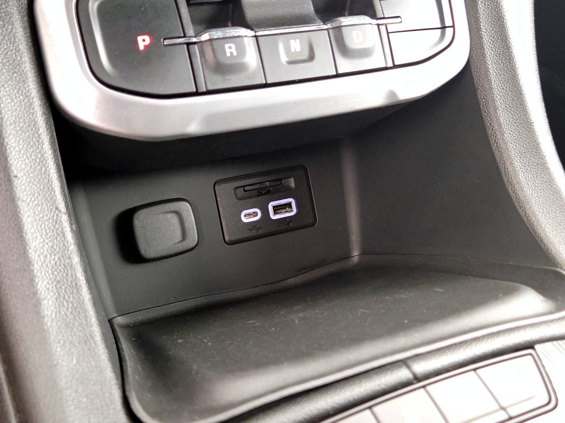 Thumbnail: 2021 GMC Acadia - 19