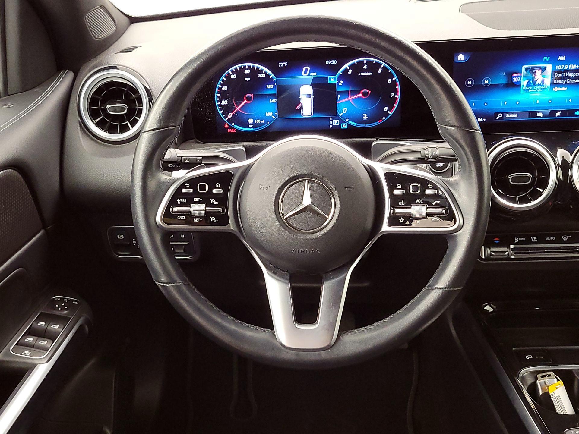 Thumbnail: 2022 Mercedes-Benz GLB - 10