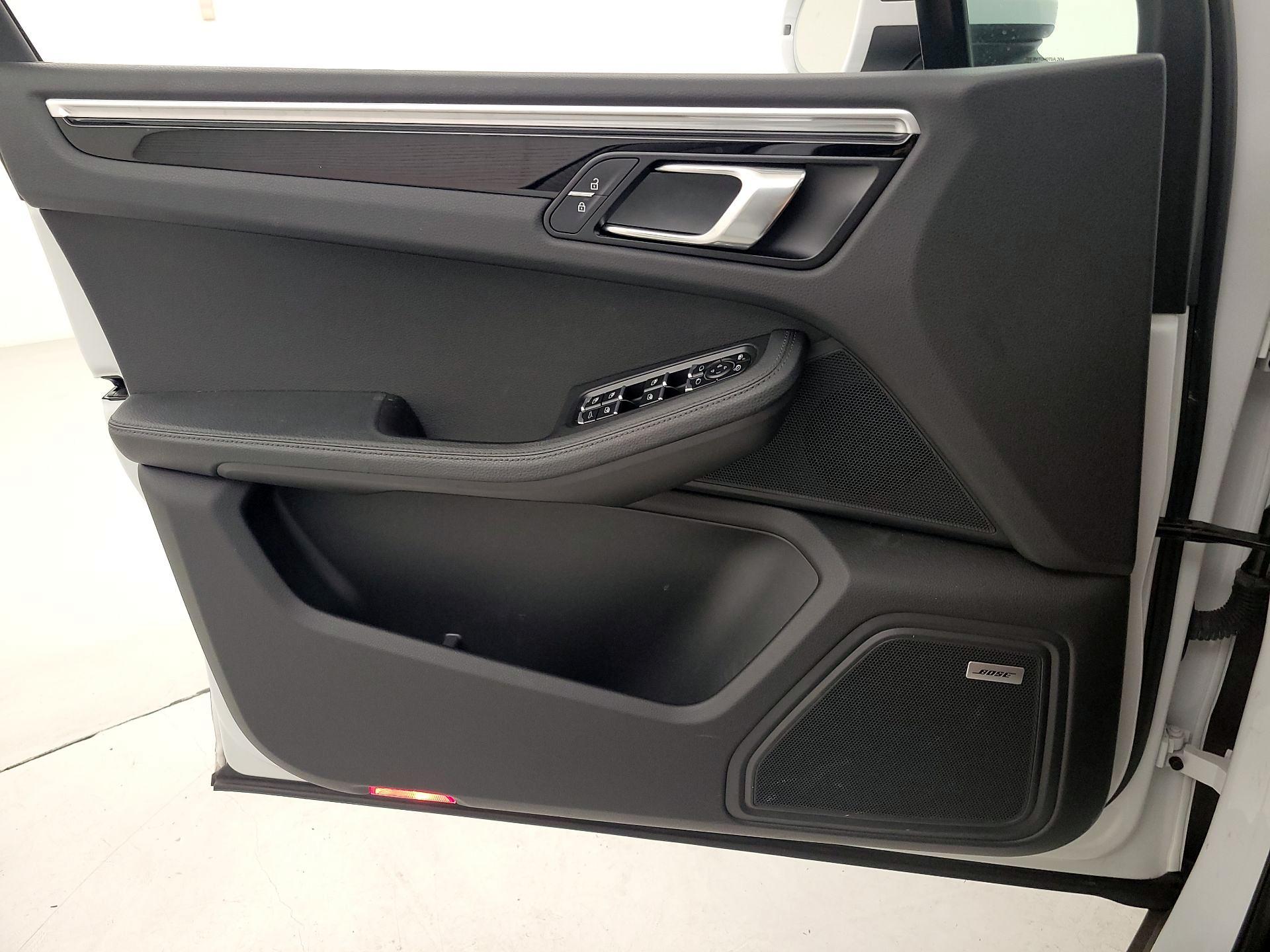 Thumbnail: 2021 Porsche Macan - 12