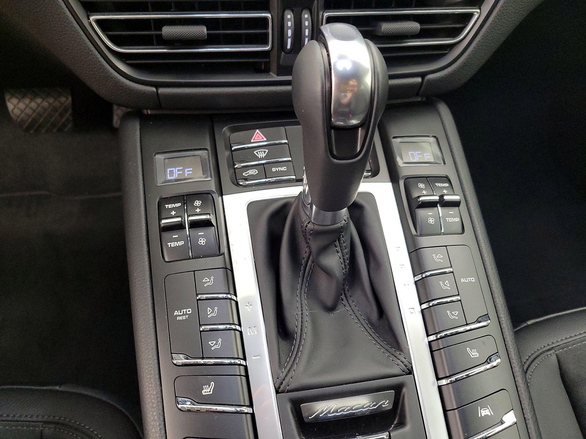 Thumbnail: 2021 Porsche Macan - 18