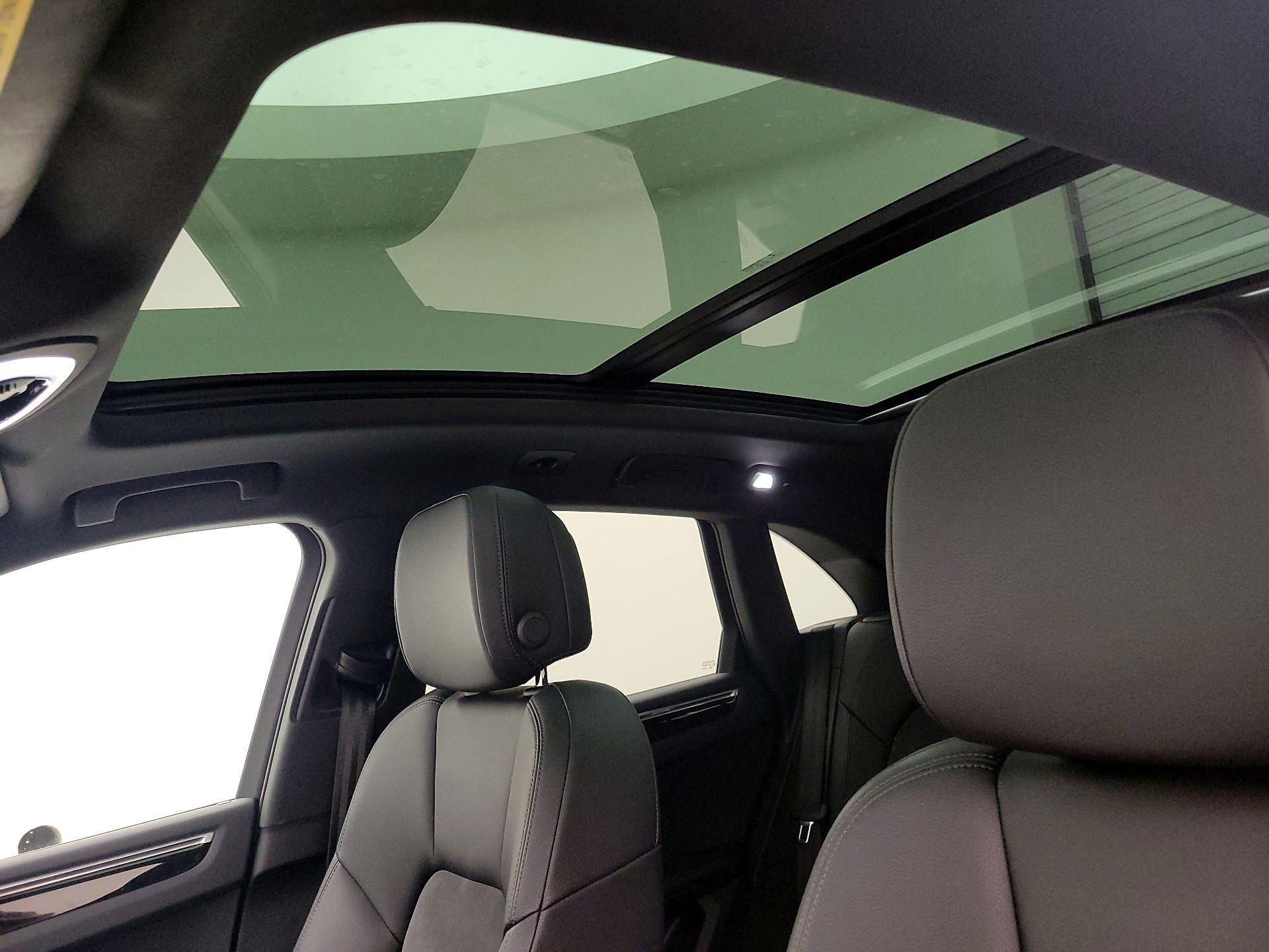 Thumbnail: 2021 Porsche Macan - 20