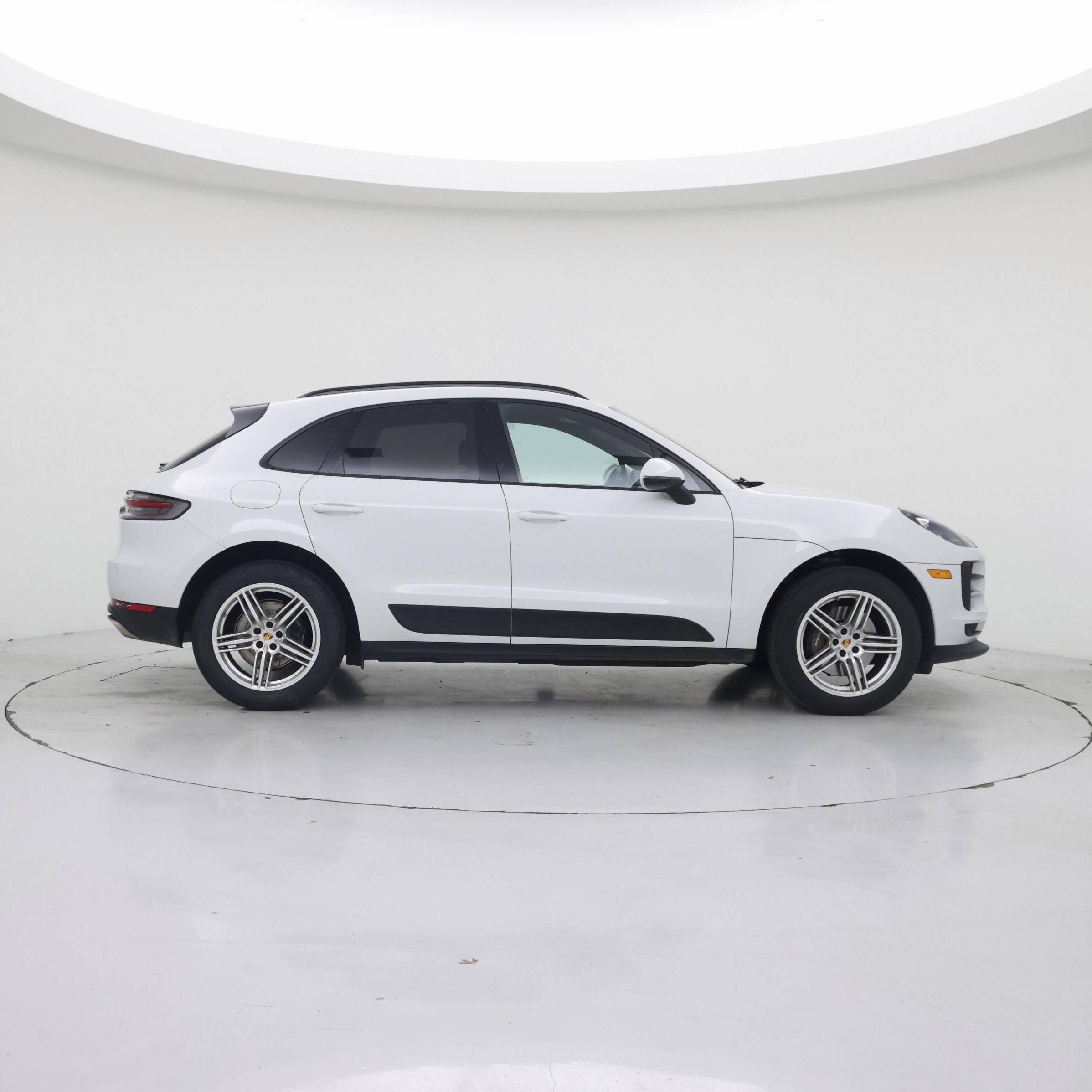 Thumbnail: 2021 Porsche Macan - 7