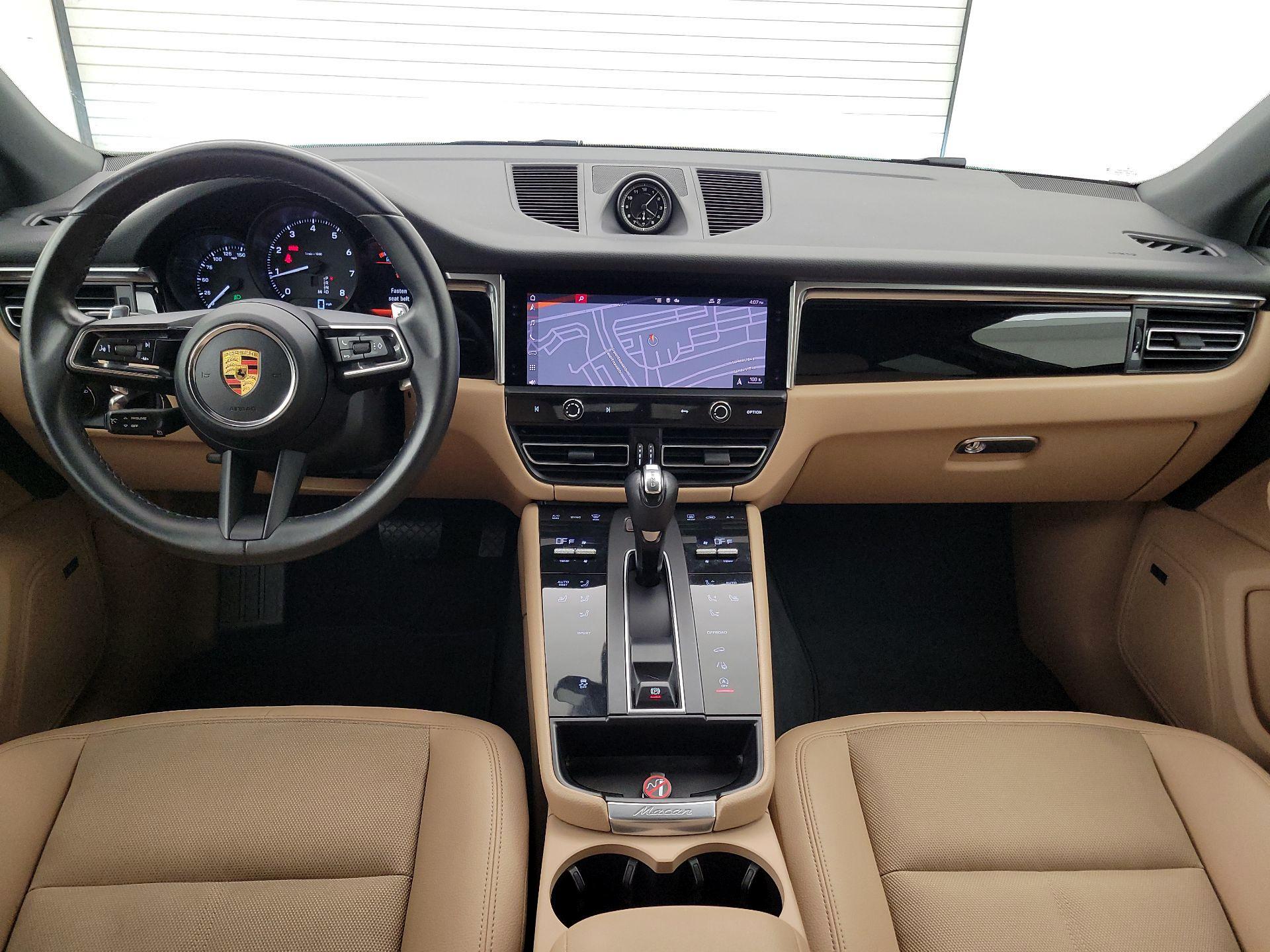 Thumbnail: 2022 Porsche Macan - 9