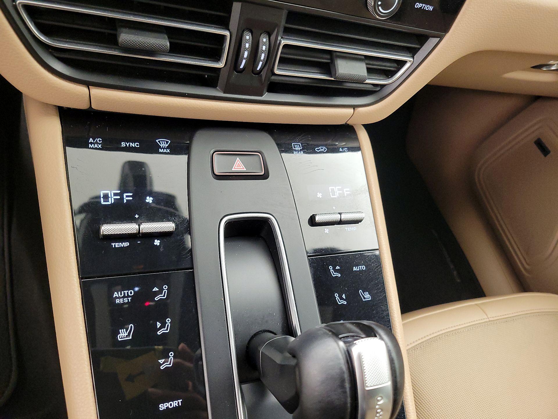 Thumbnail: 2022 Porsche Macan - 17