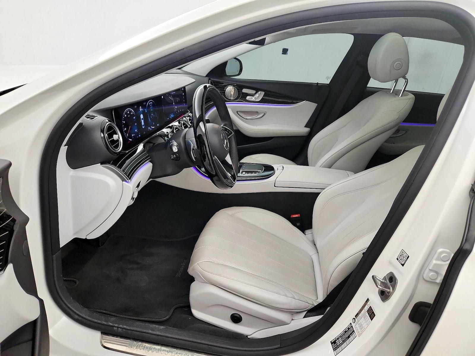 2023 Mercedes-Benz E-Class E350 - Photo 12