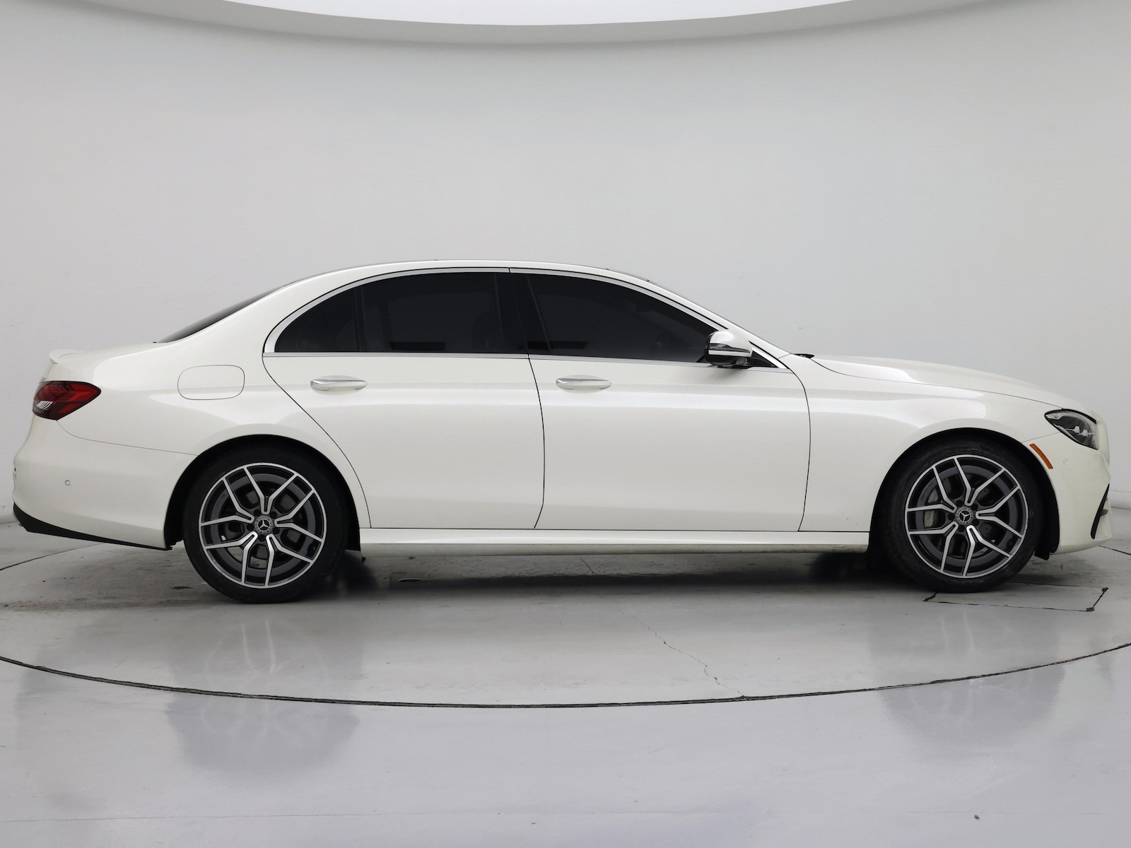 2023 Mercedes-Benz E-Class E350 - Photo 8