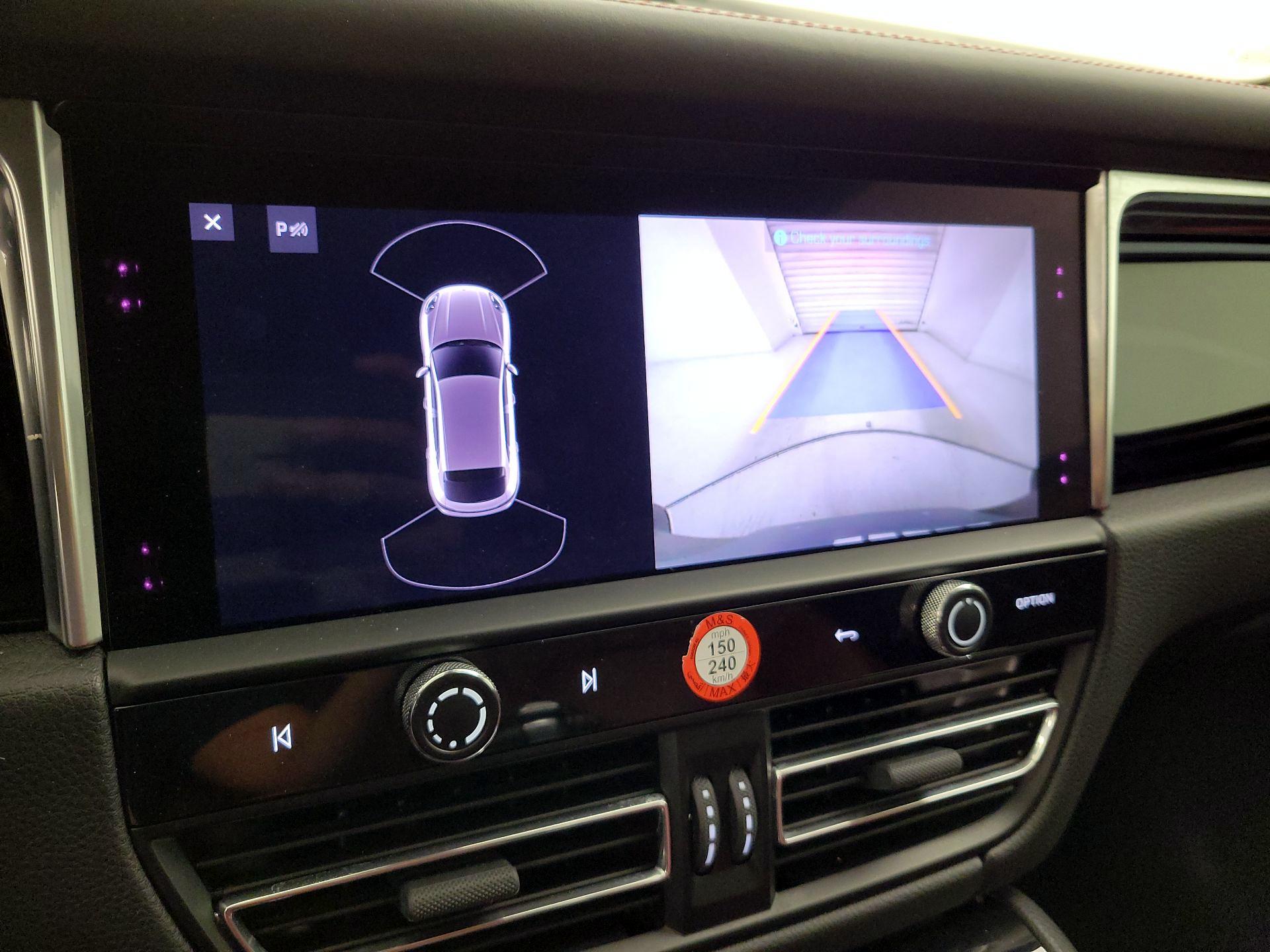 Thumbnail: 2023 Porsche Macan - 15