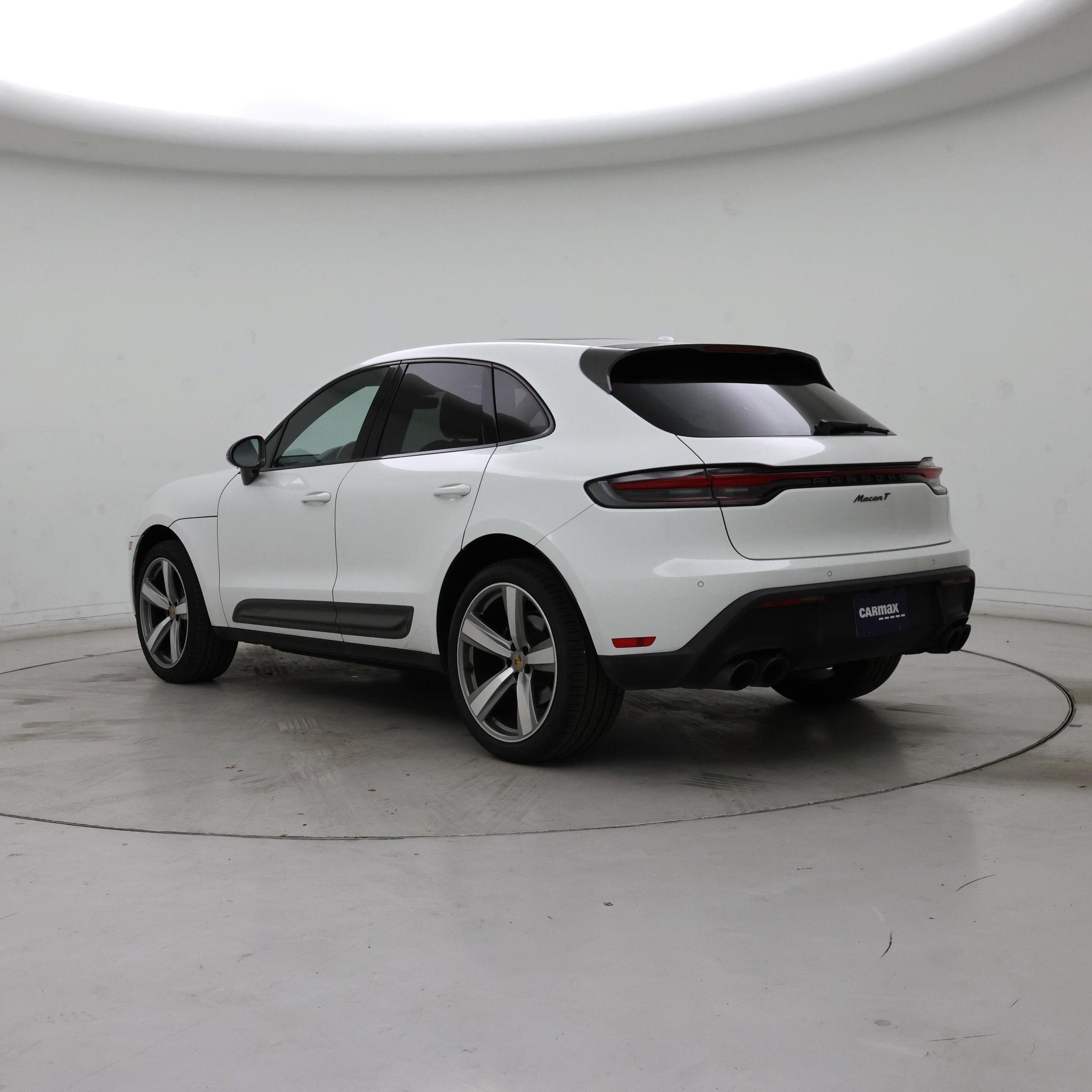 Thumbnail: 2023 Porsche Macan - 2